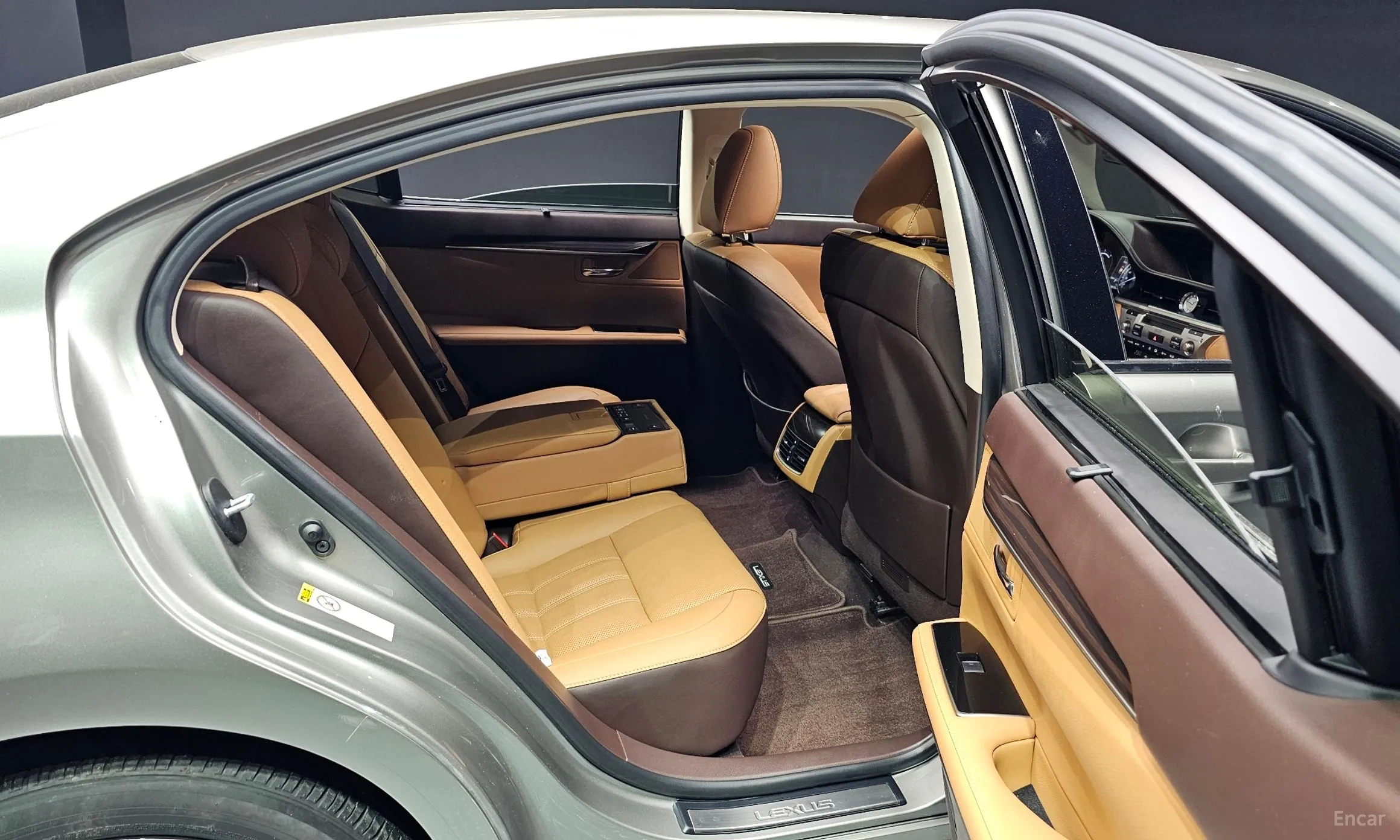 Lexus New ES300h превью 11
