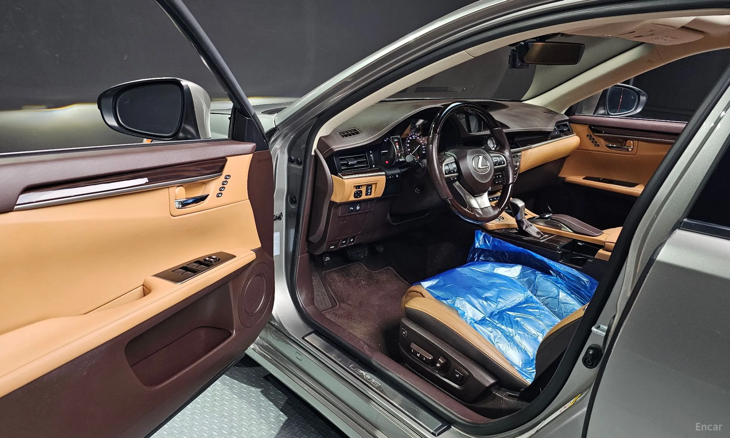 Lexus New ES300h превью 12