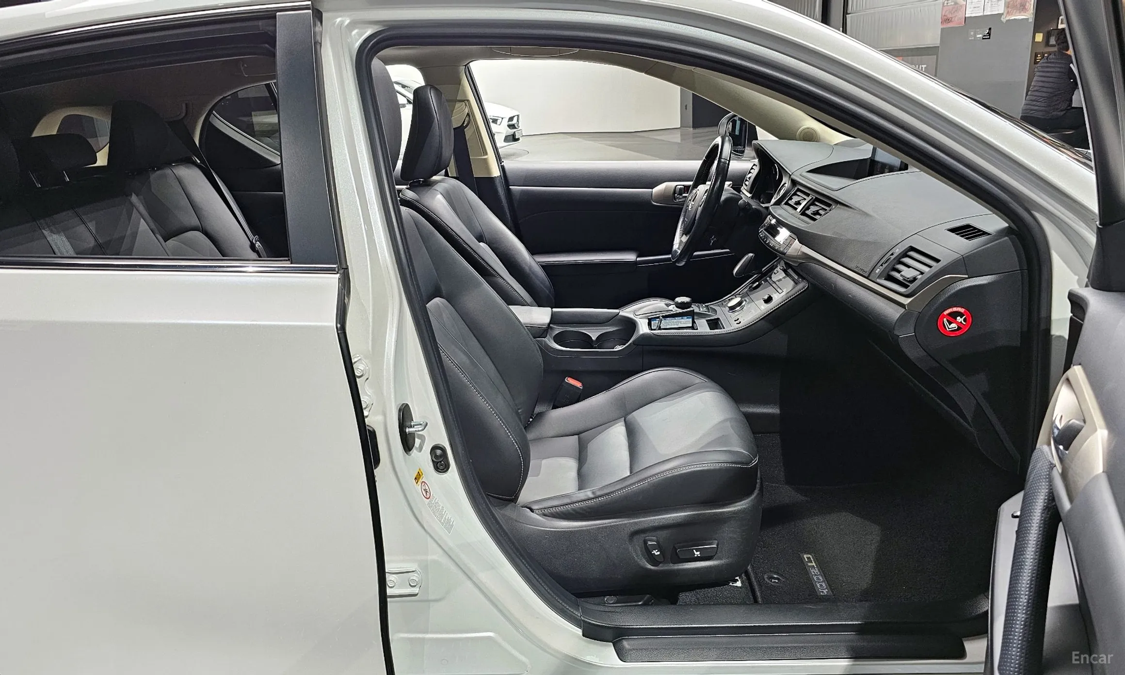 Lexus CT200h превью 10