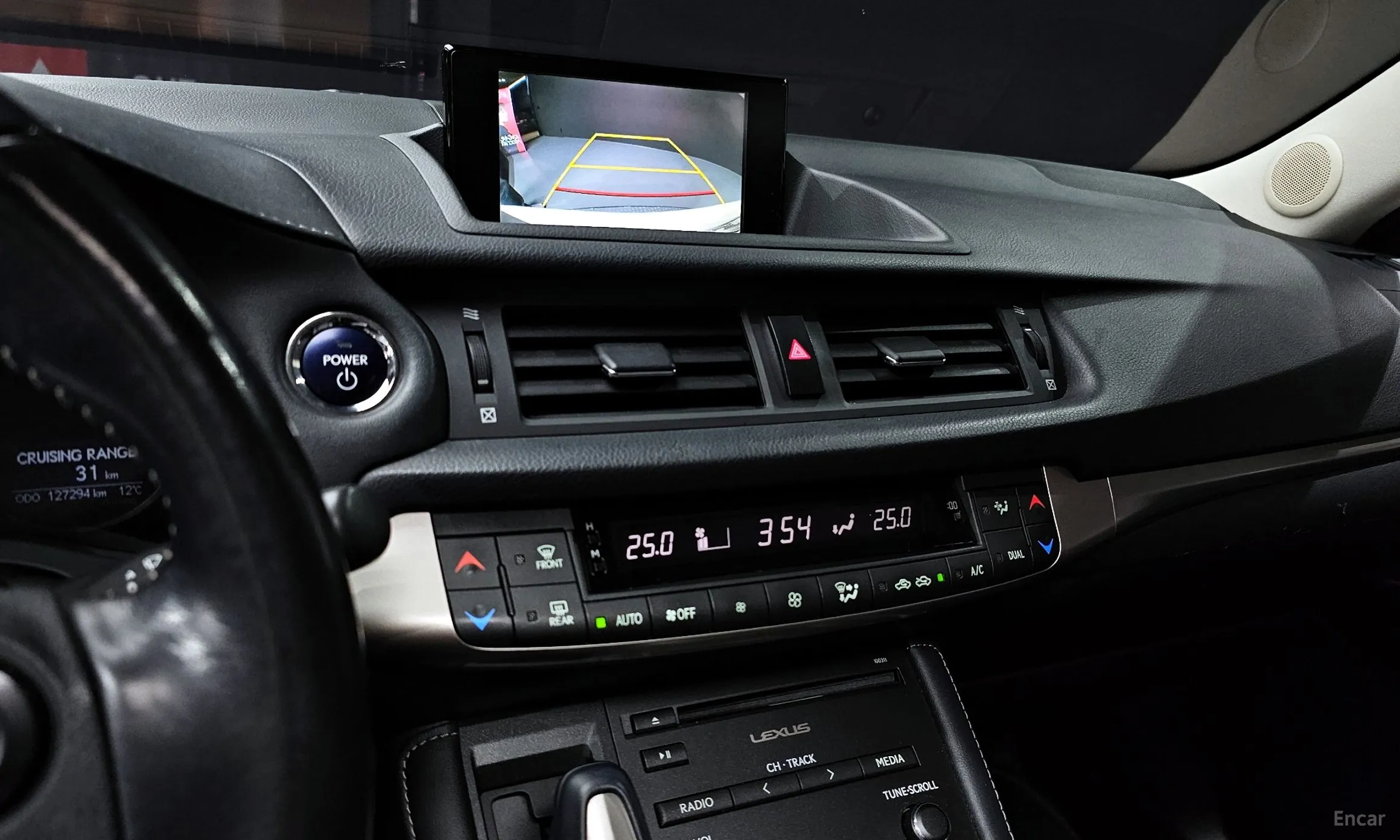 Lexus CT200h превью 15
