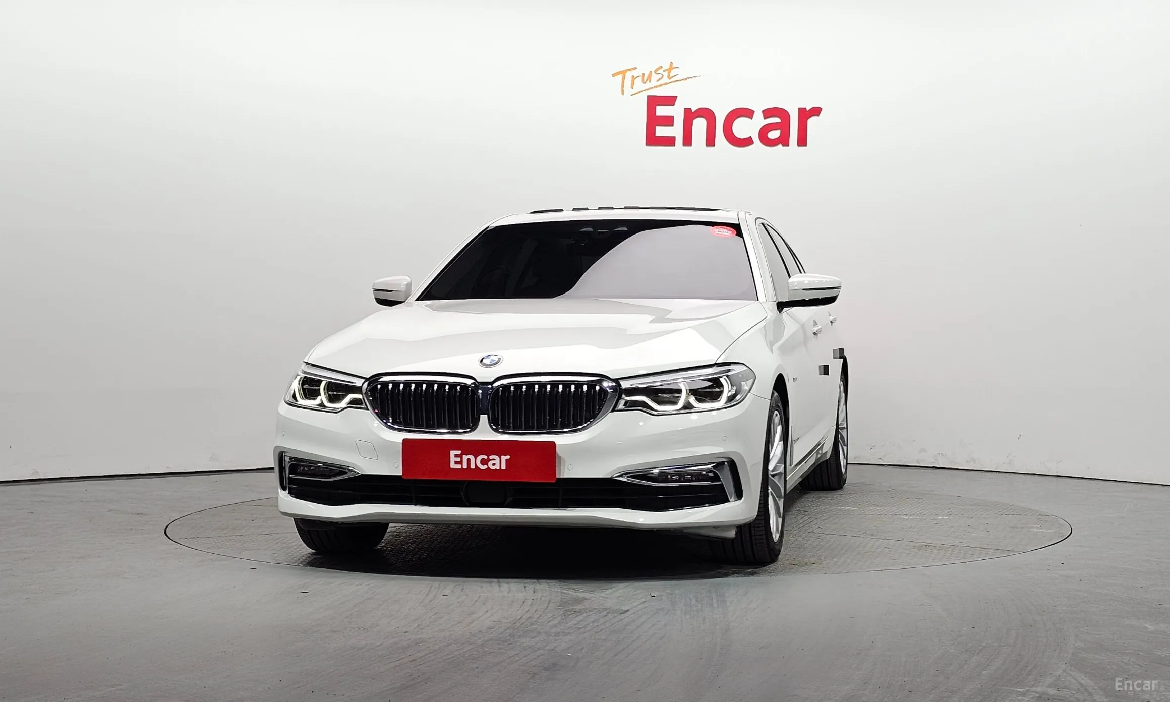 BMW 5 Series (G30) превью 3