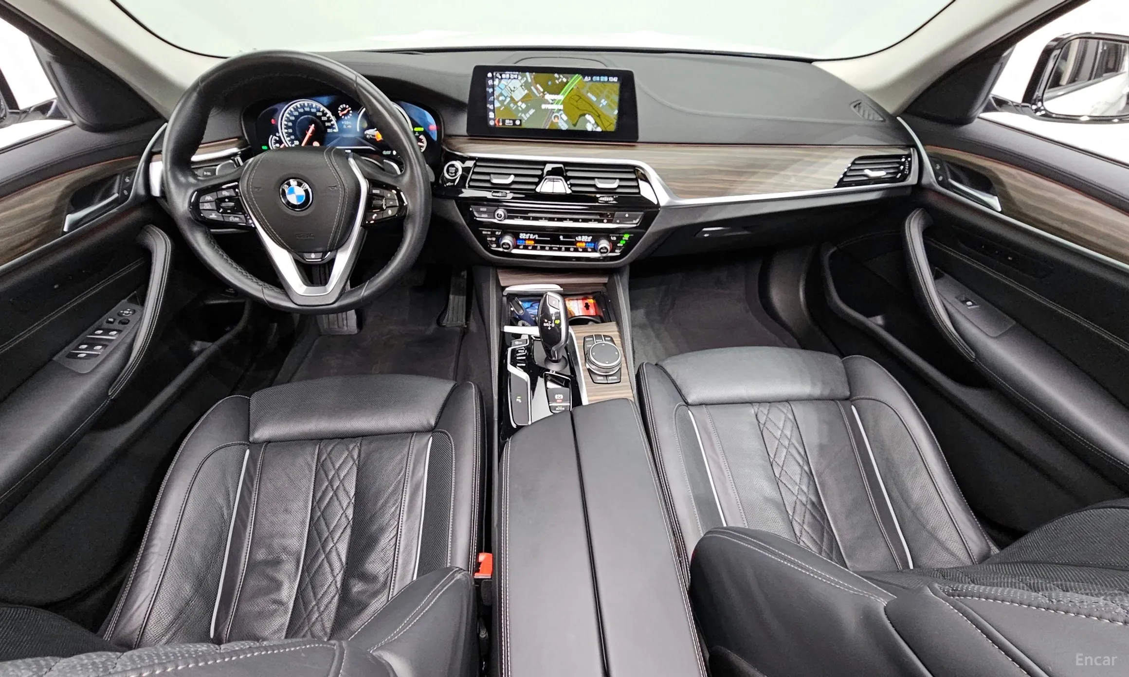 BMW 5 Series (G30) превью 7