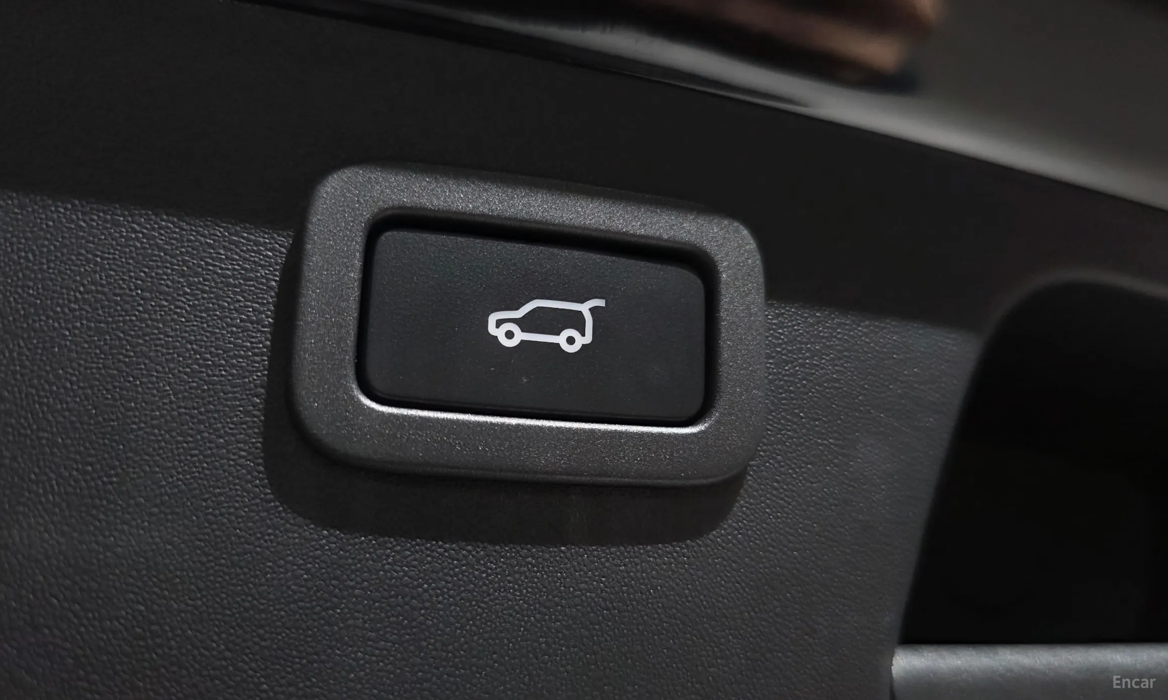 Jaguar E-PACE превью 20