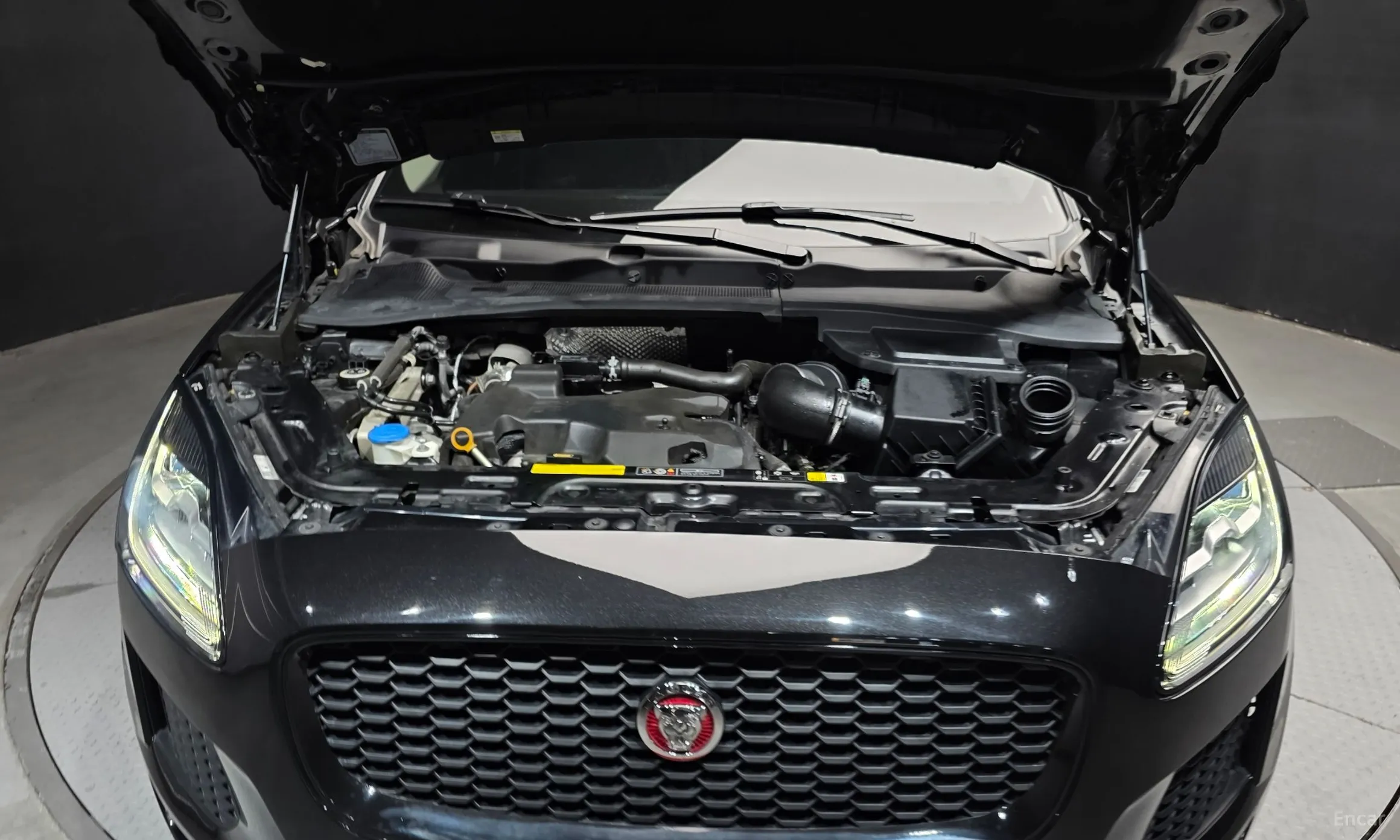 Jaguar E-PACE превью 6