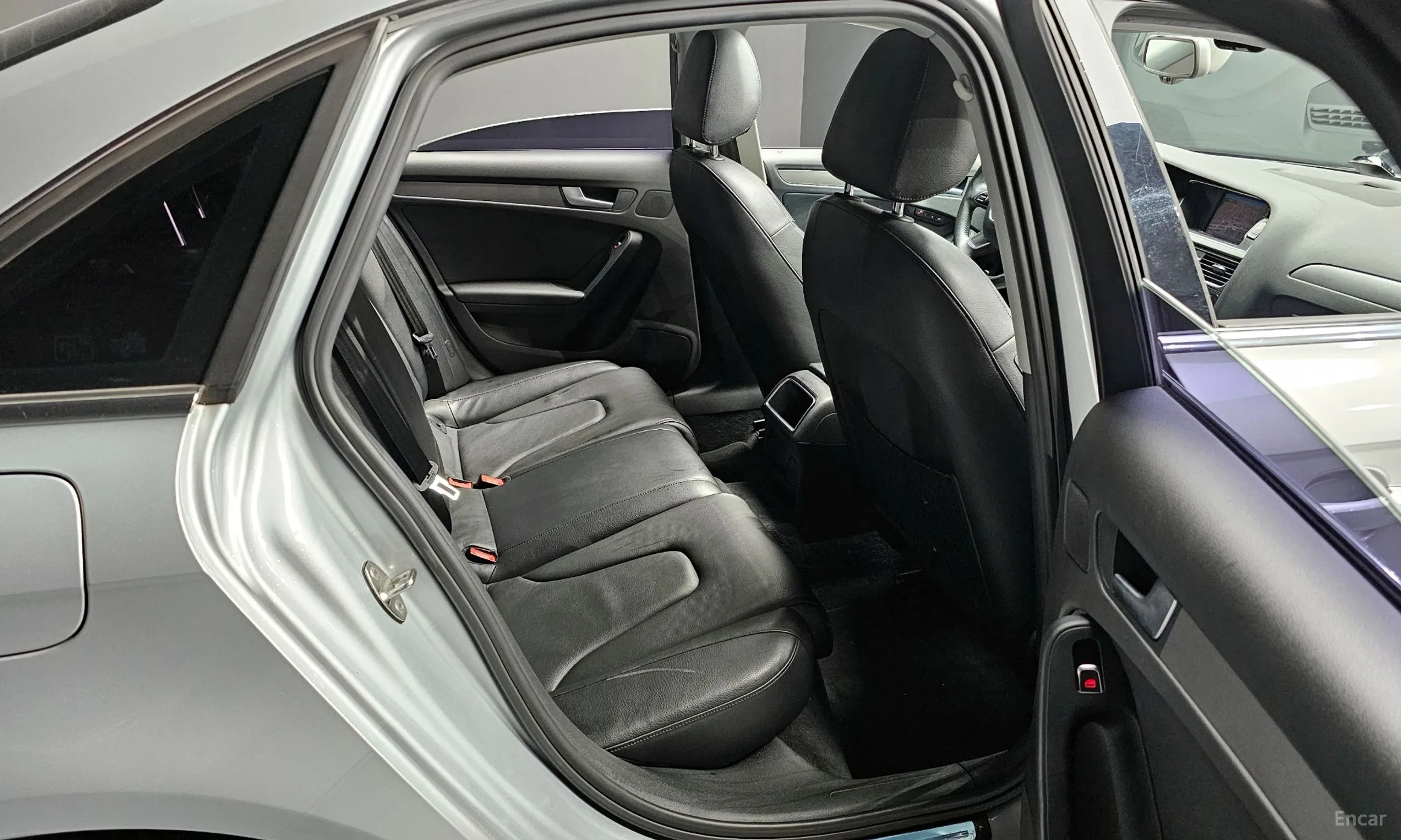 Audi New A4 превью 12
