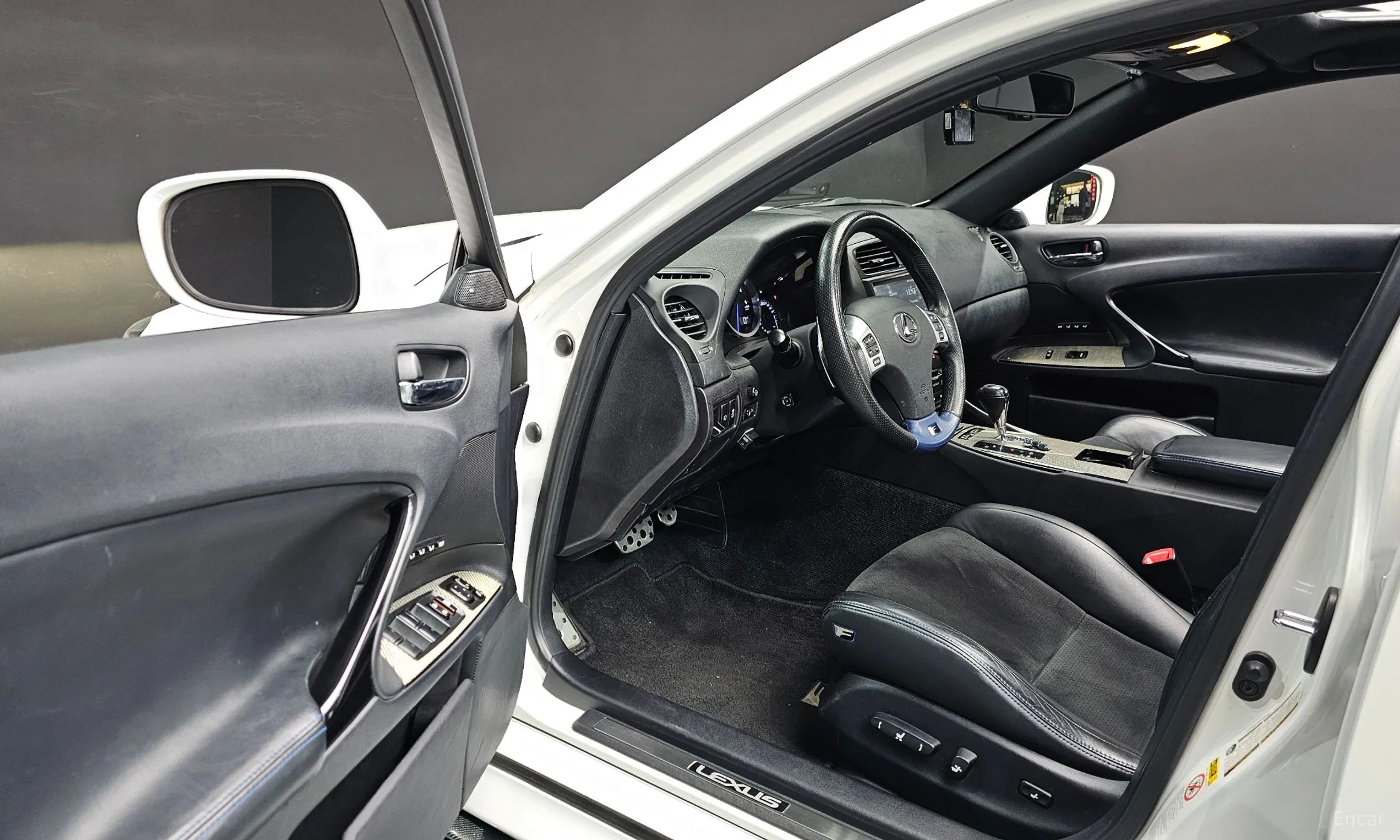Lexus IS F превью 11