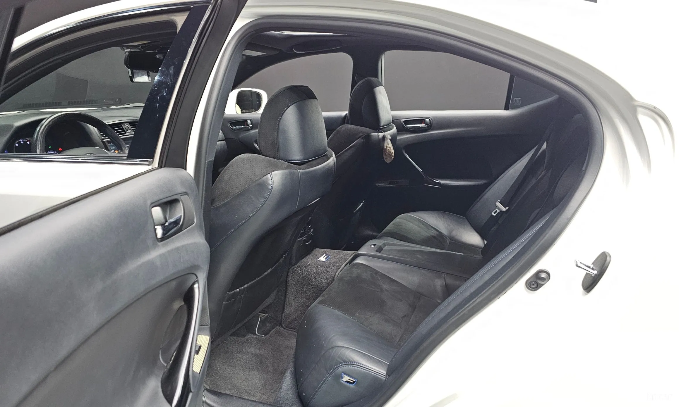 Lexus IS F превью 12
