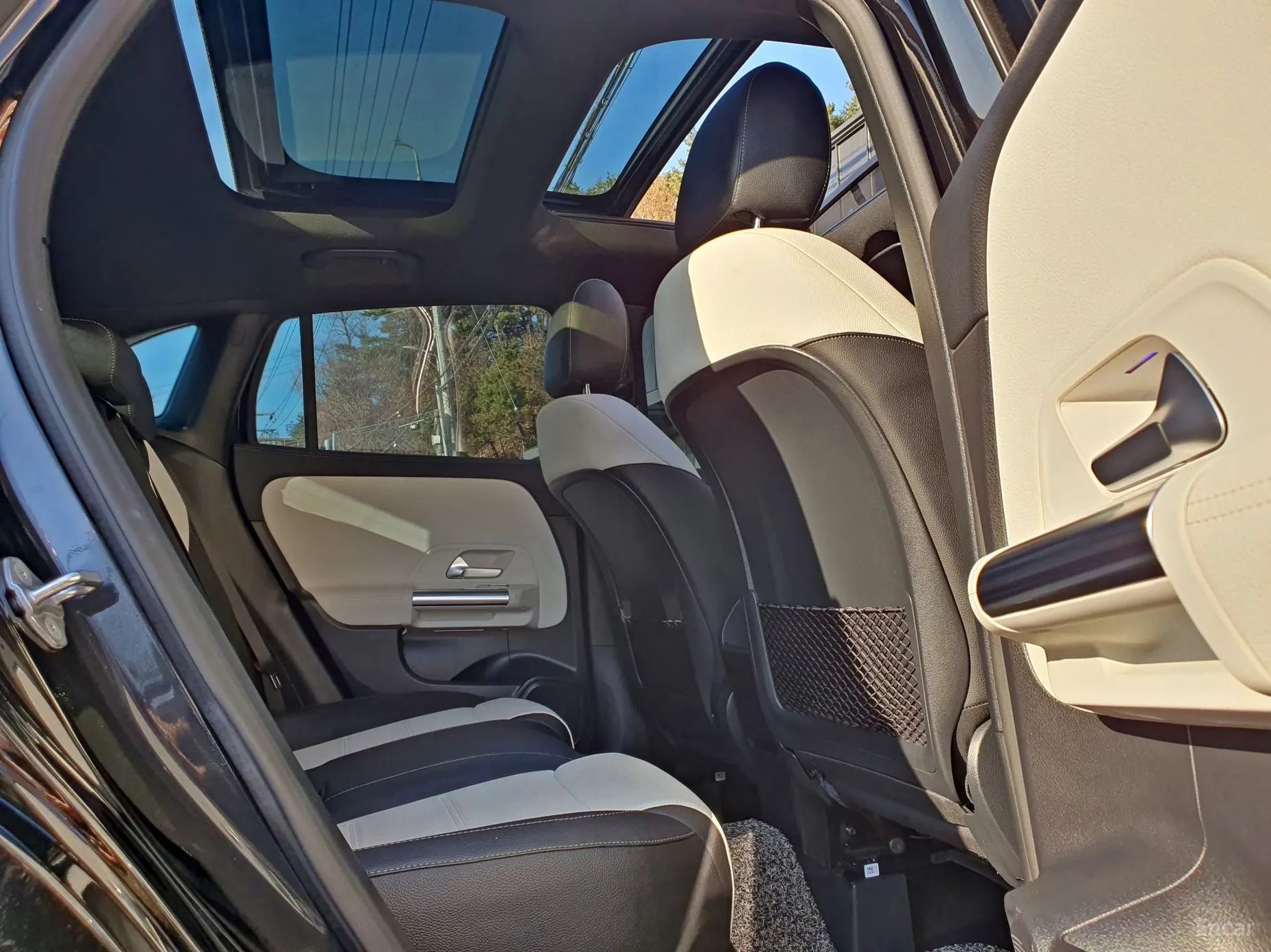Mercedes Benz GLA-Class H247 превью 7