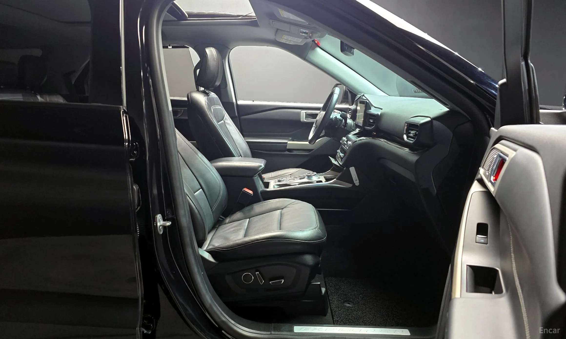Ford Explorer 6th Generation превью 10