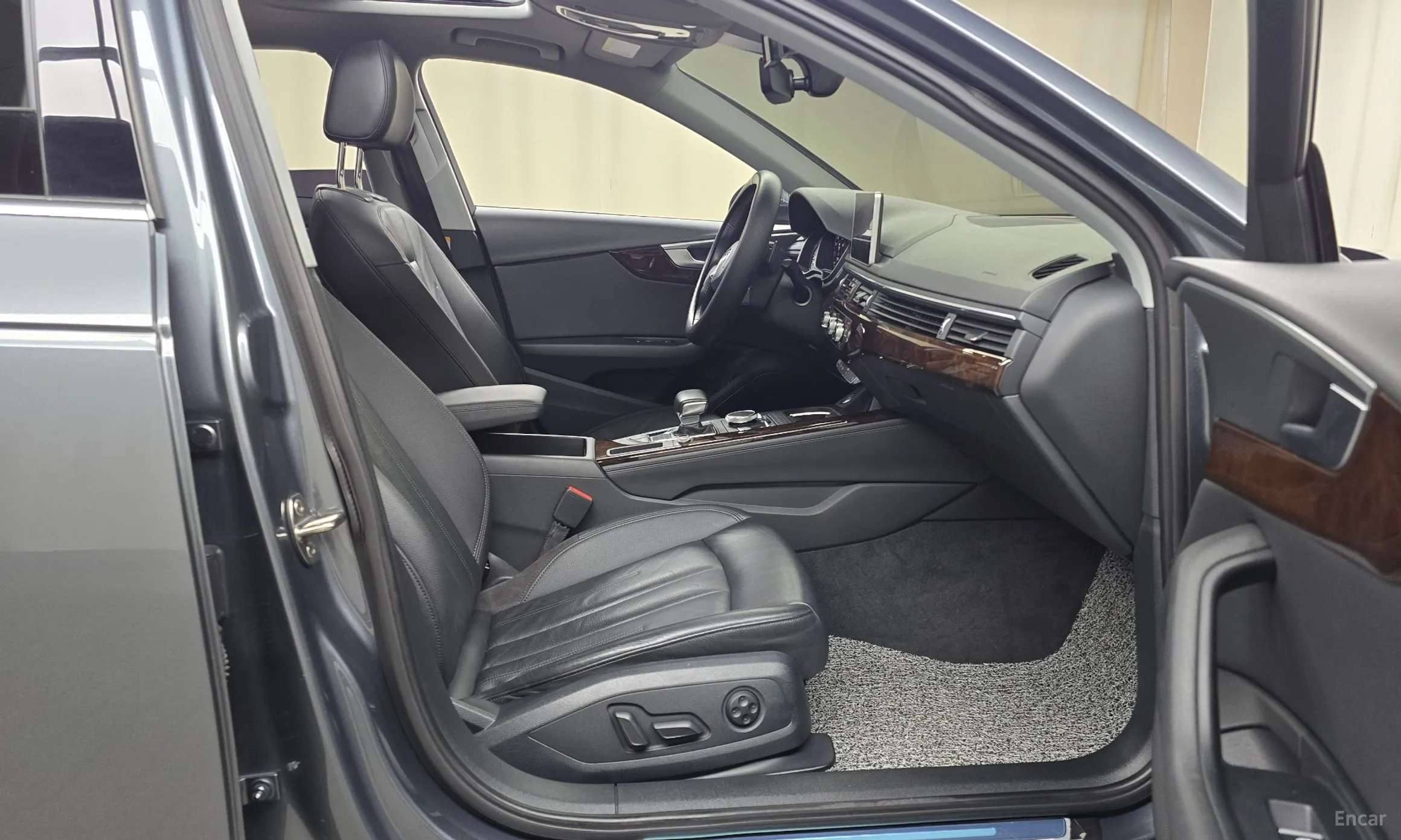 Audi A4 (B9) превью 10