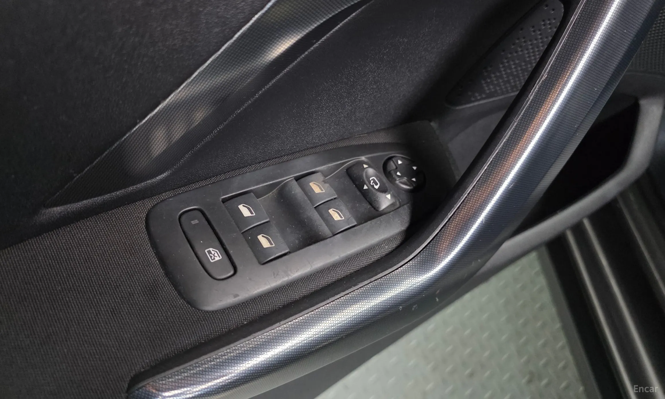 Peugeot 2008. превью 16