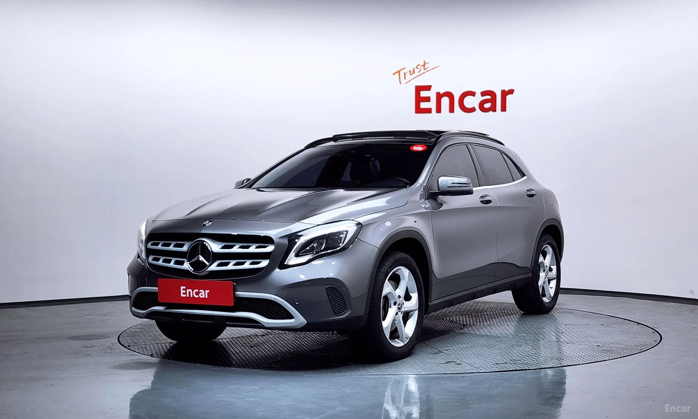 Mercedes Benz GLA-Class X156