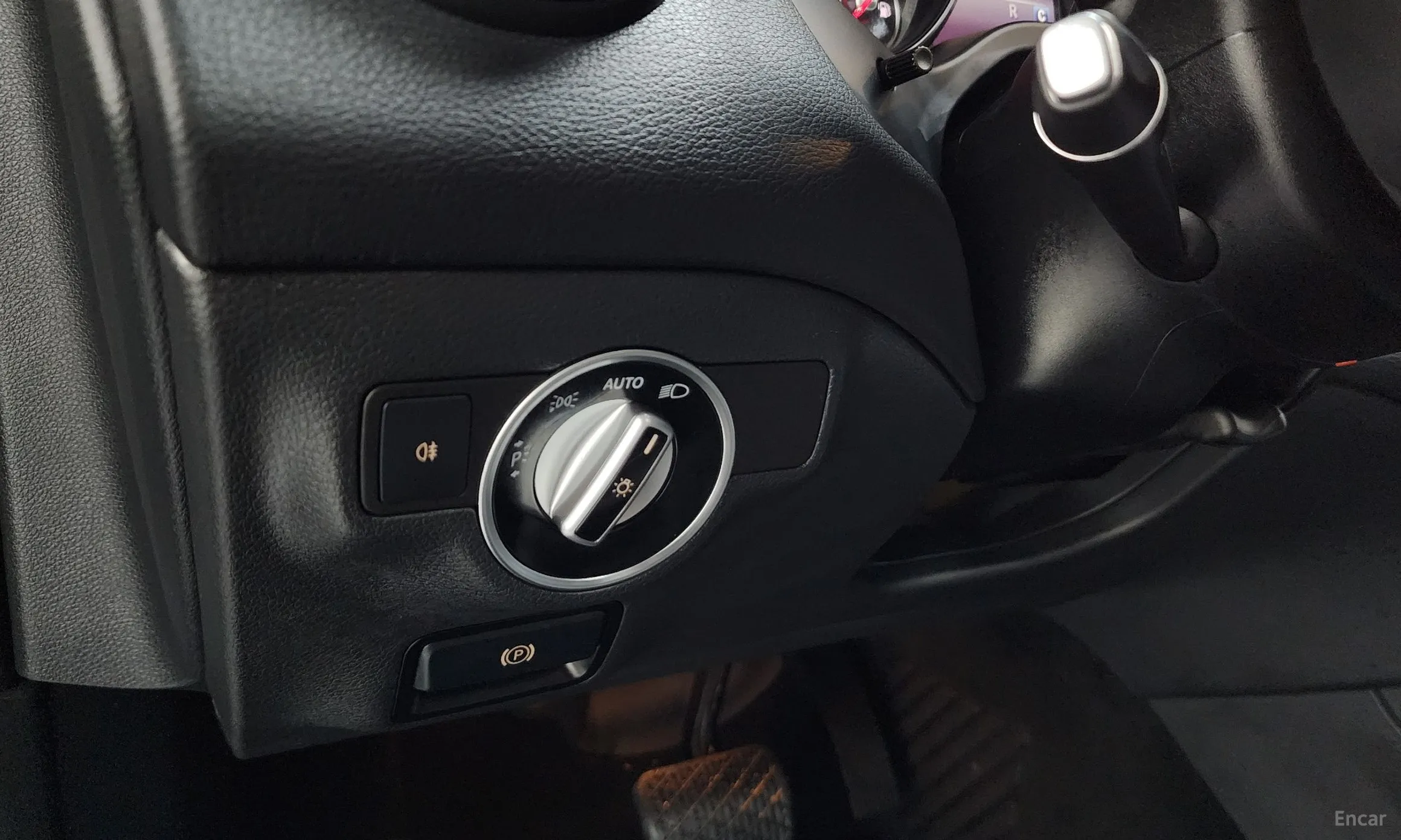 Mercedes Benz GLA-Class X156 превью 14