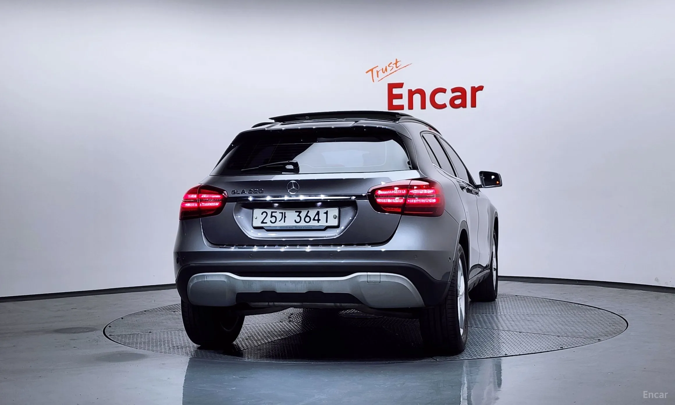 Mercedes Benz GLA-Class X156 превью 4