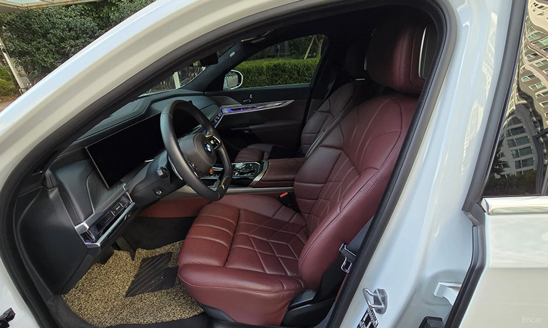 BMW 7 Series (G70) превью 11