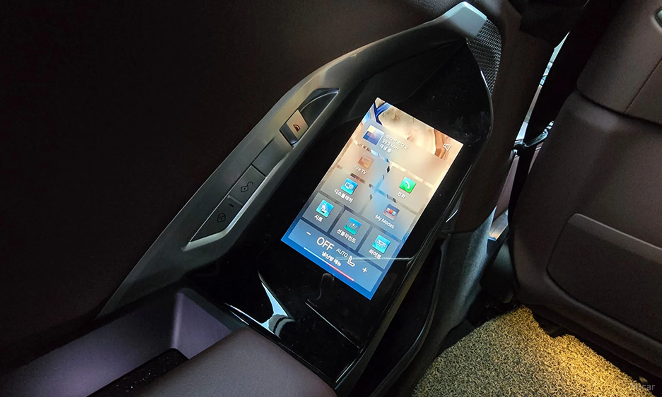 BMW 7 Series (G70) превью 17