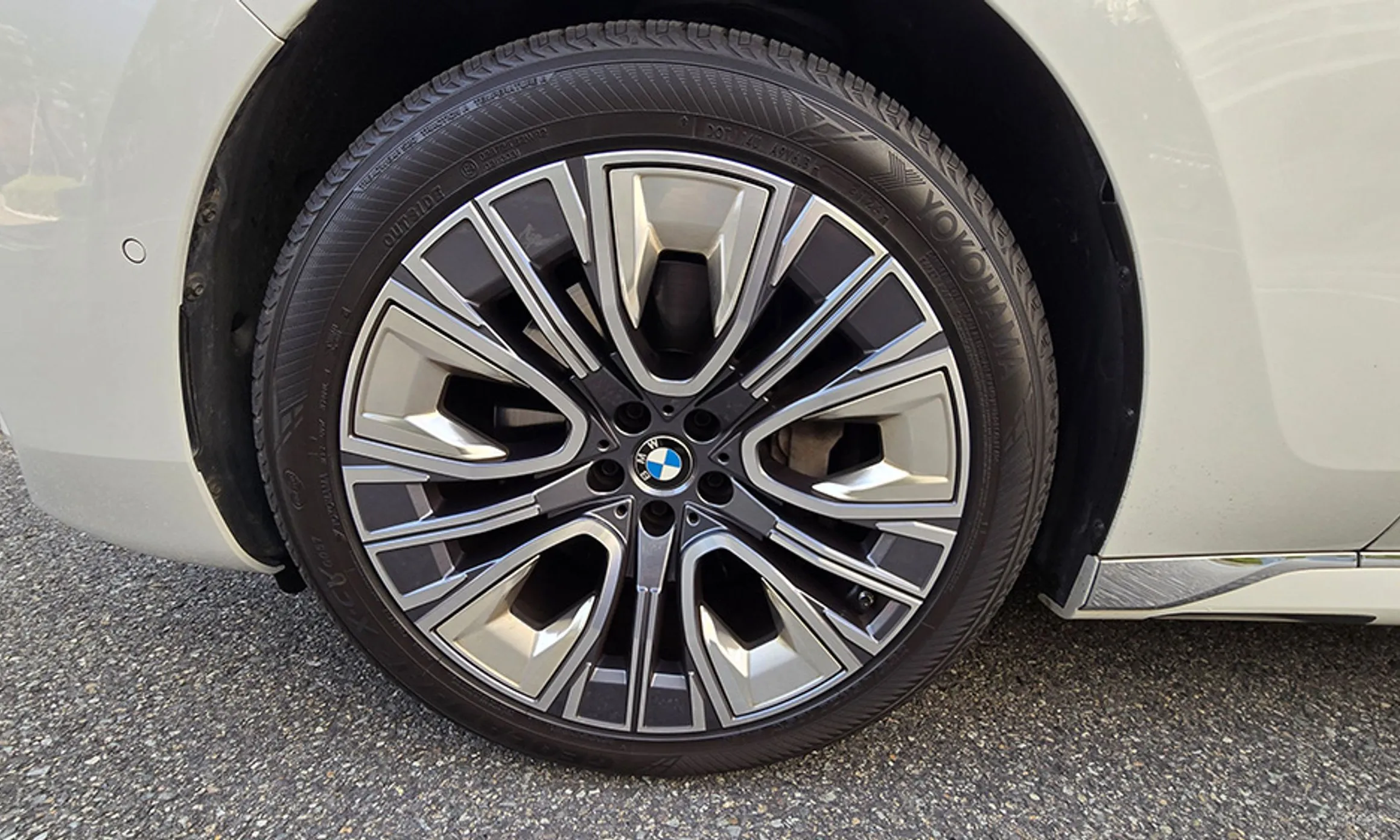BMW 7 Series (G70) превью 20