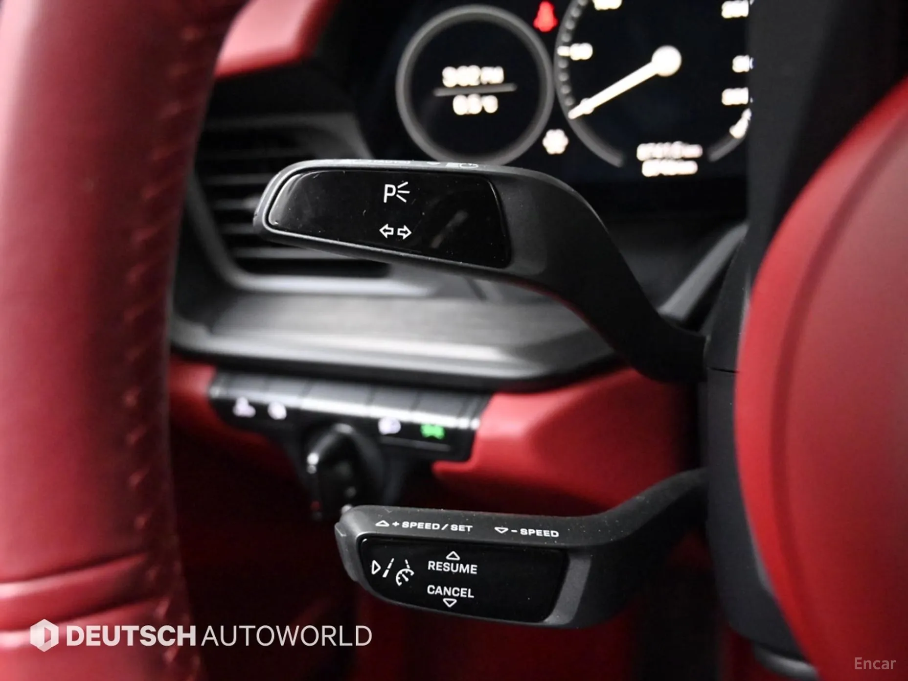 Porsche 911 (992) превью 17