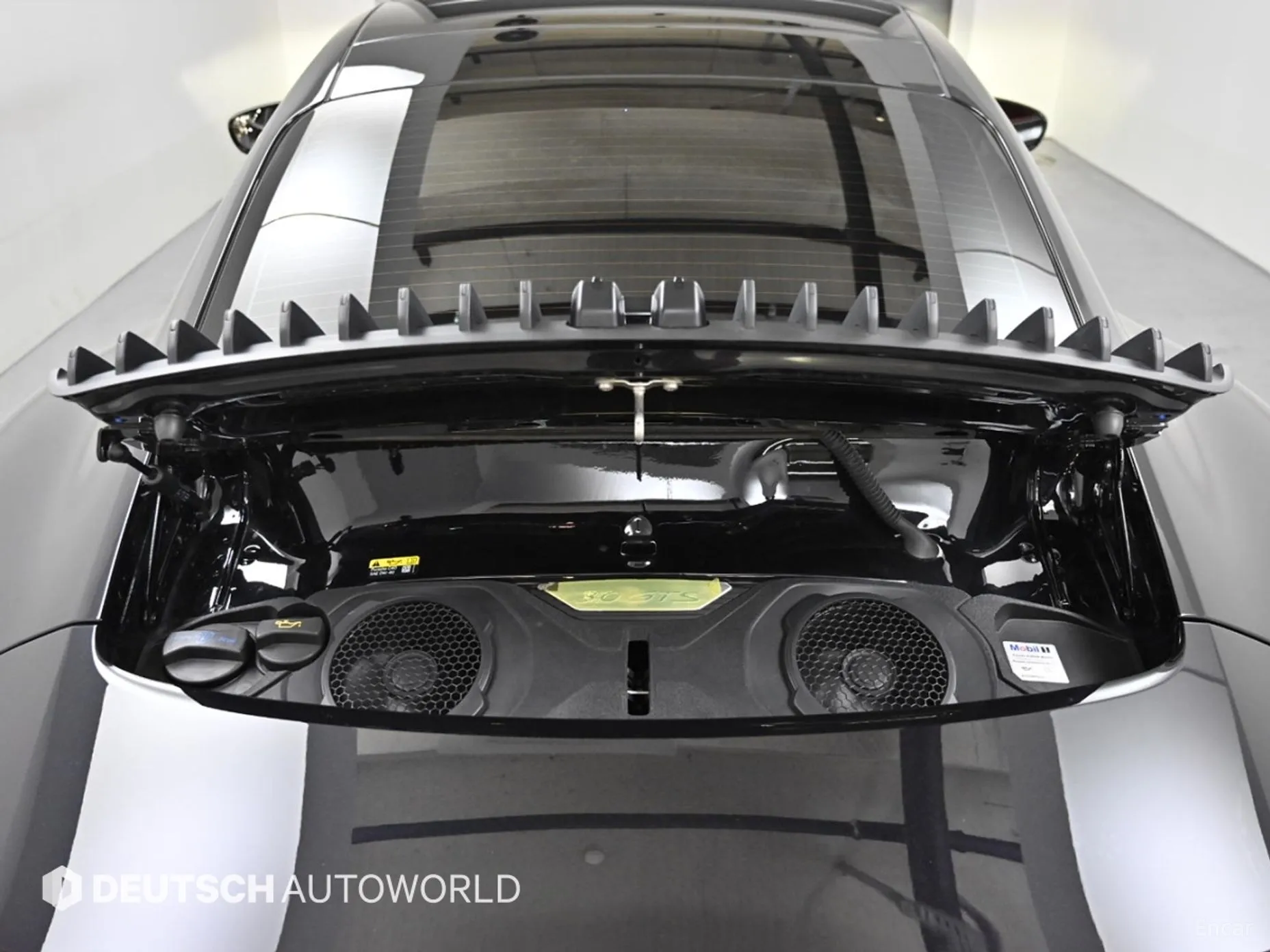 Porsche 911 (992) превью 18