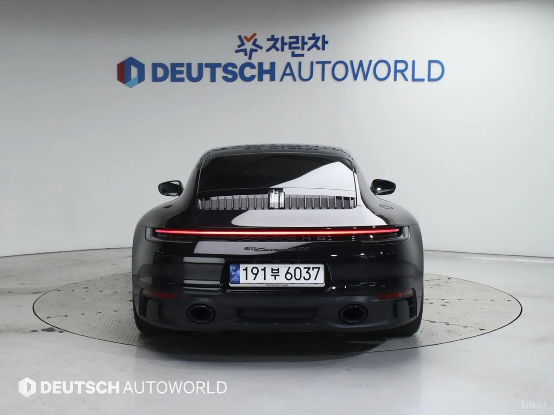 Porsche 911 (992) превью 4