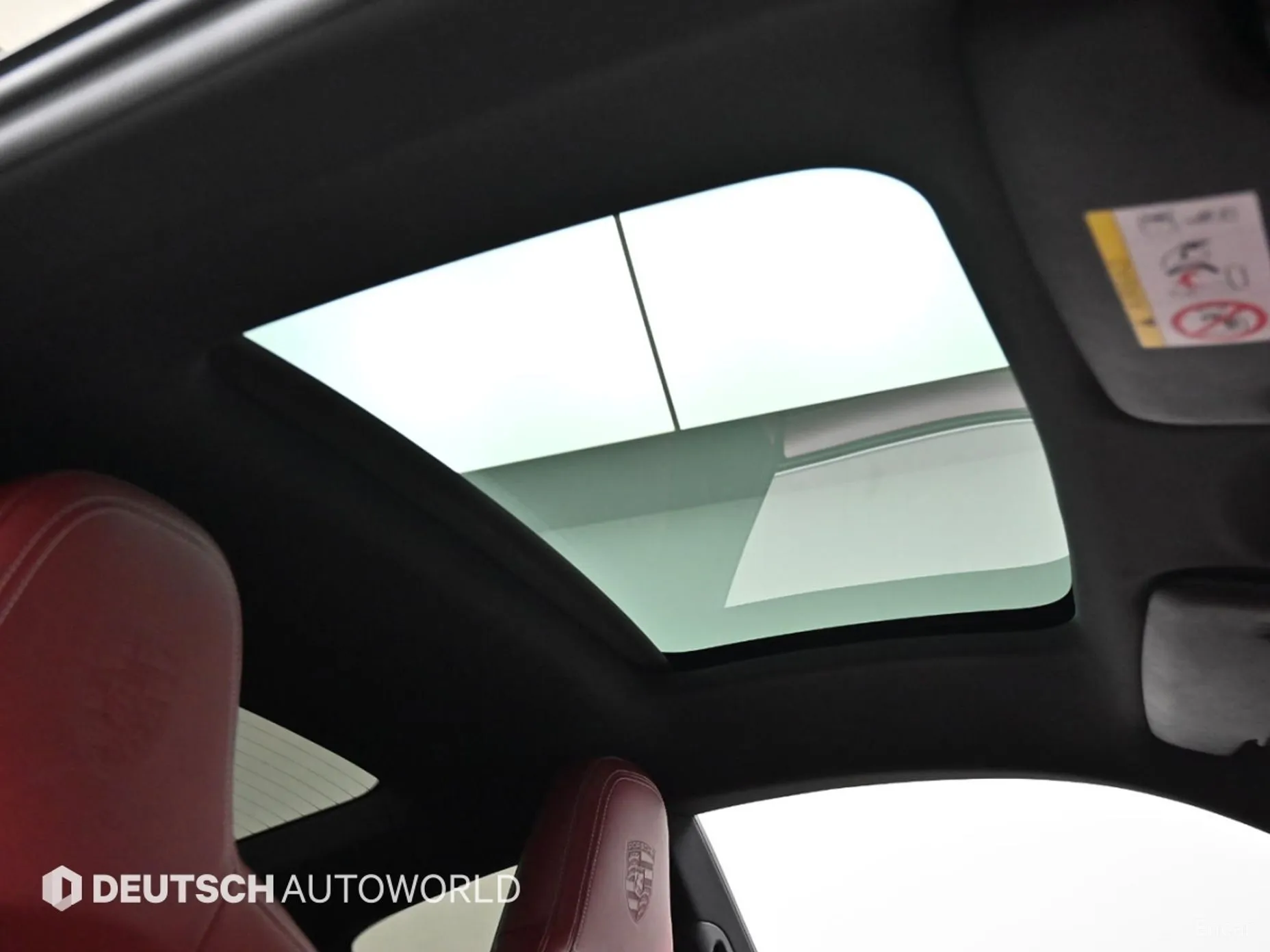 Porsche 911 (992) превью 9