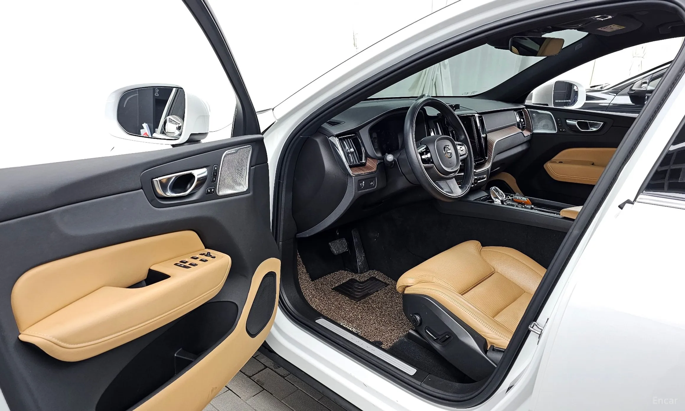 Volvo XC60 Gen 2 превью 10