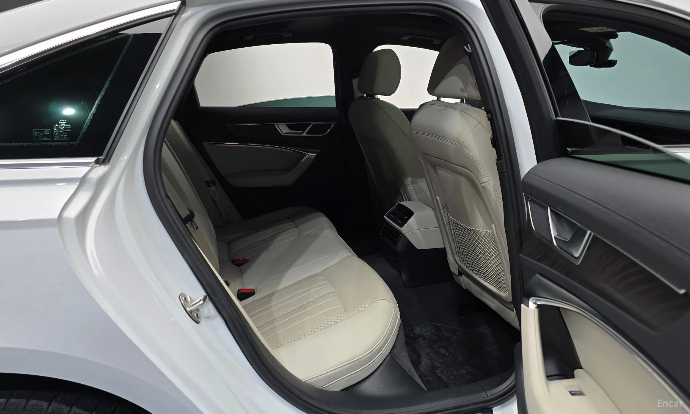 Audi A6 (C8) превью 12