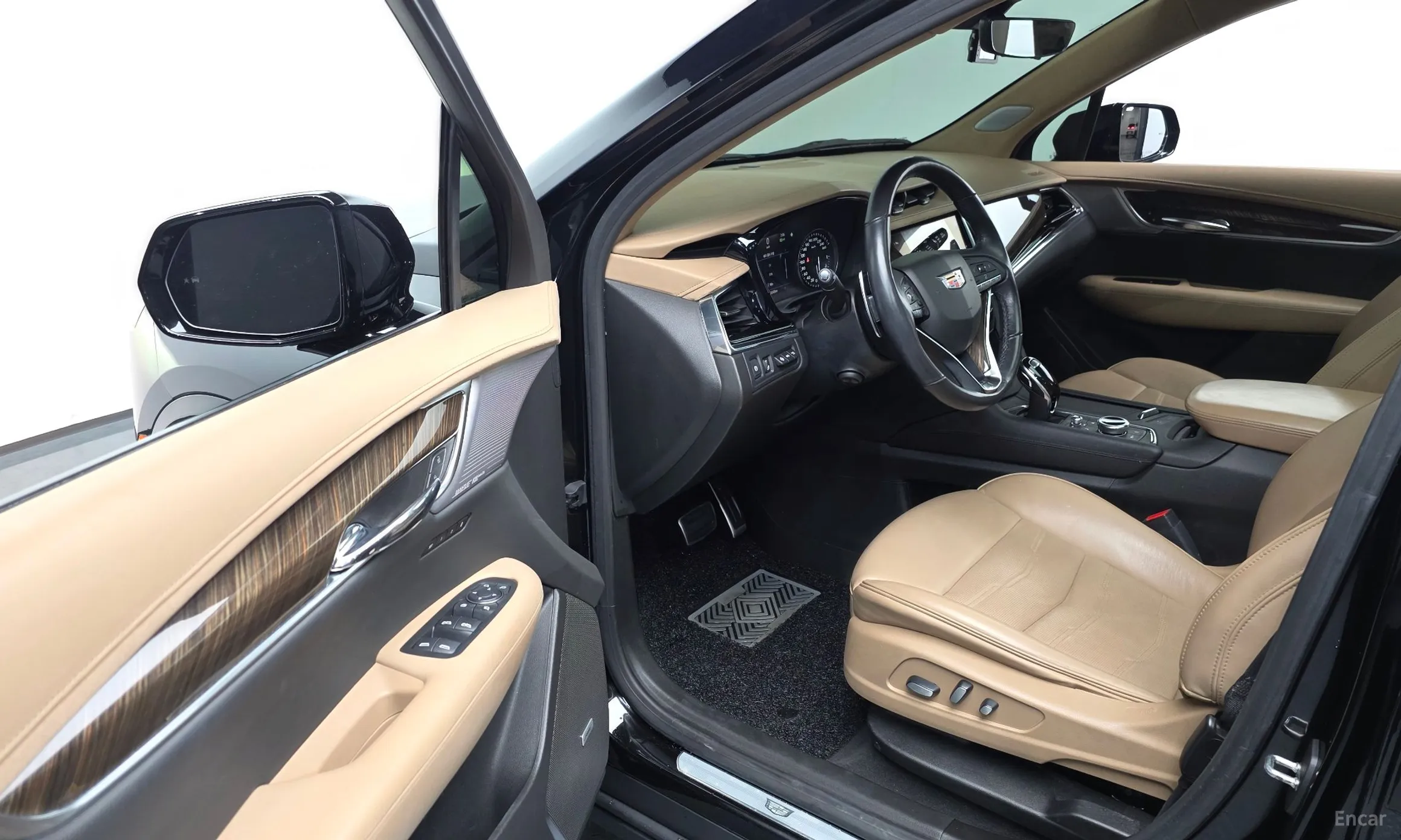 Cadillac XT6 превью 11