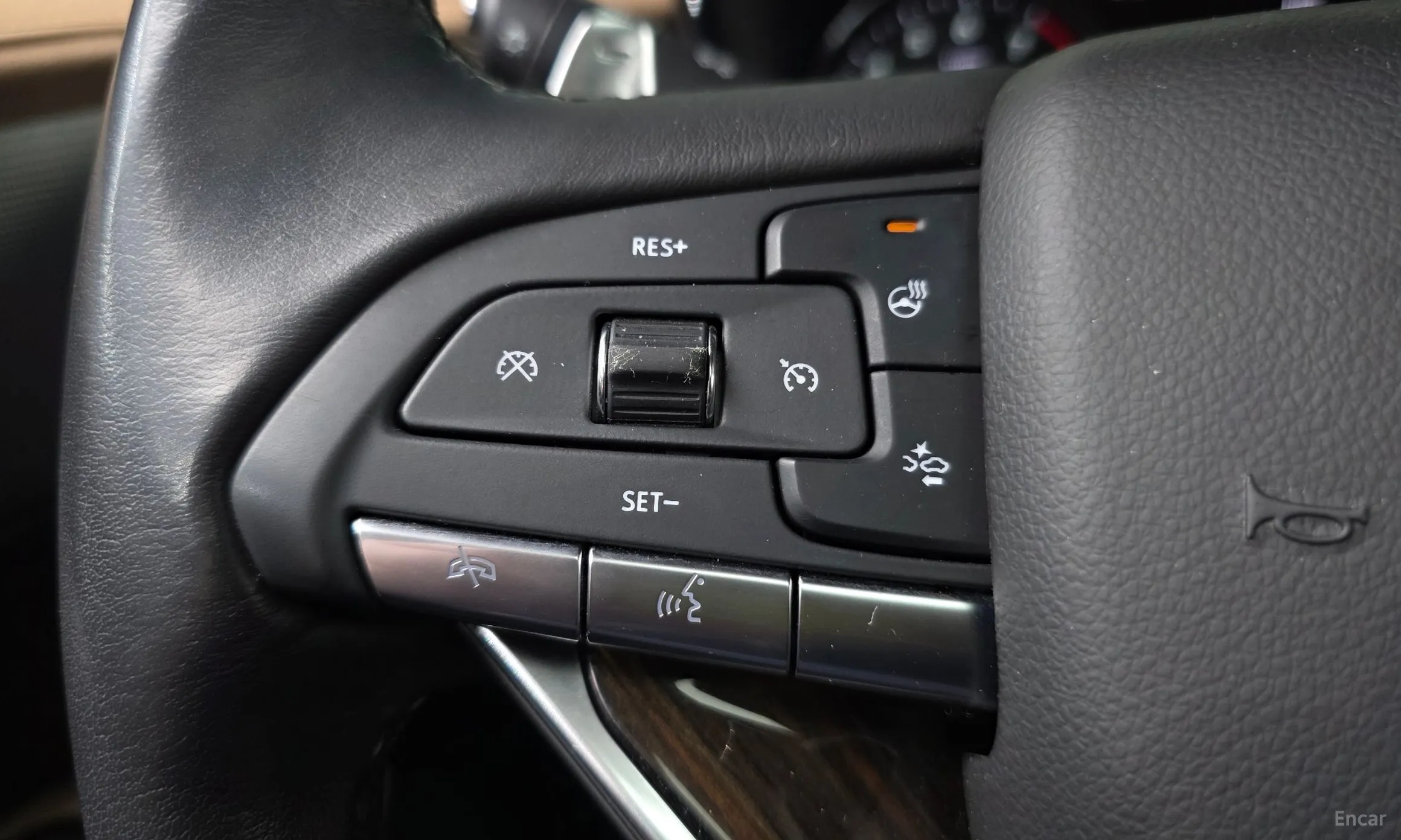 Cadillac XT6 превью 19