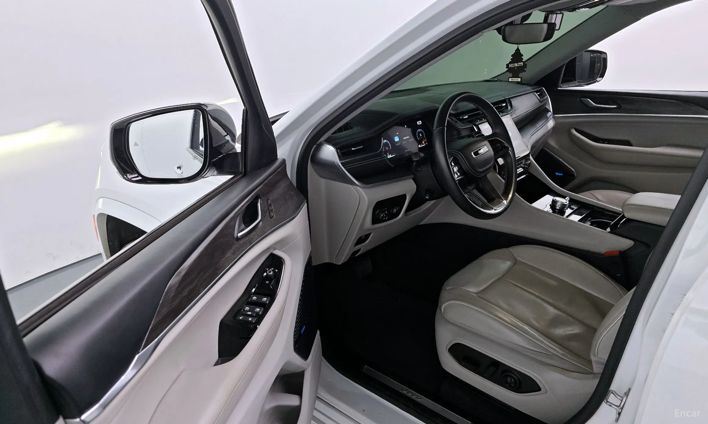 Jeep Grand Cherokee (WL) превью 10