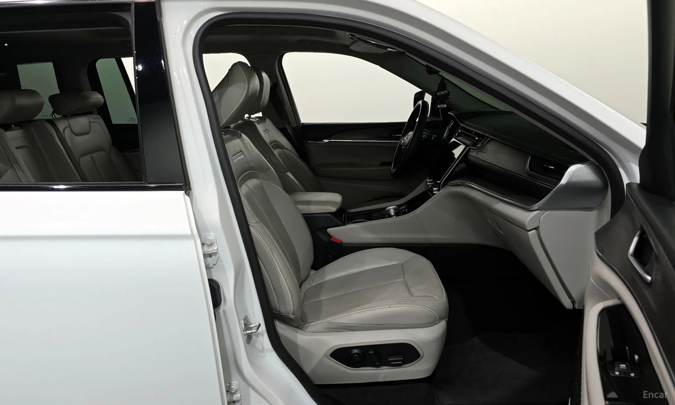 Jeep Grand Cherokee (WL) превью 11