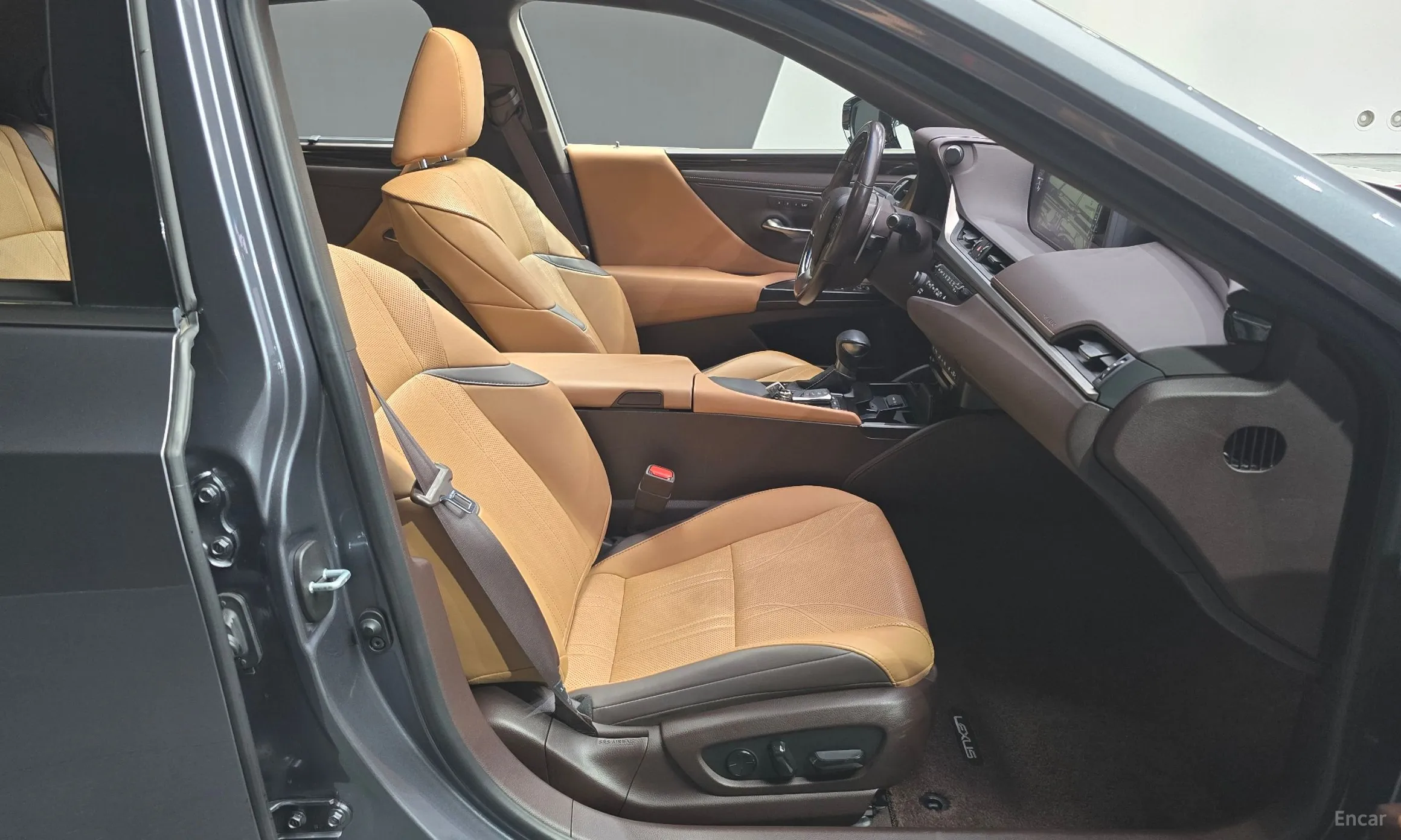 Lexus ES300h 7th Generation превью 10