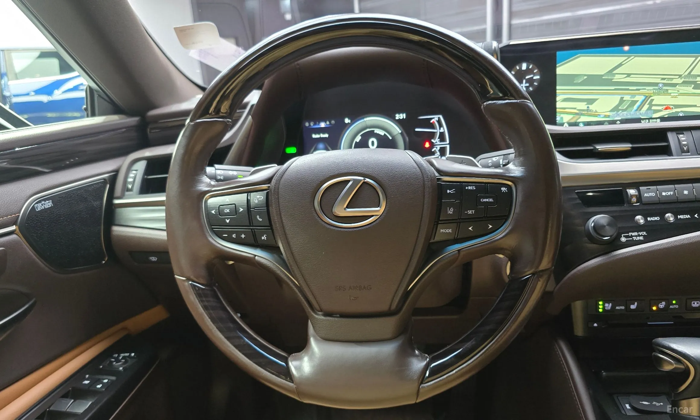 Lexus ES300h 7th Generation превью 13