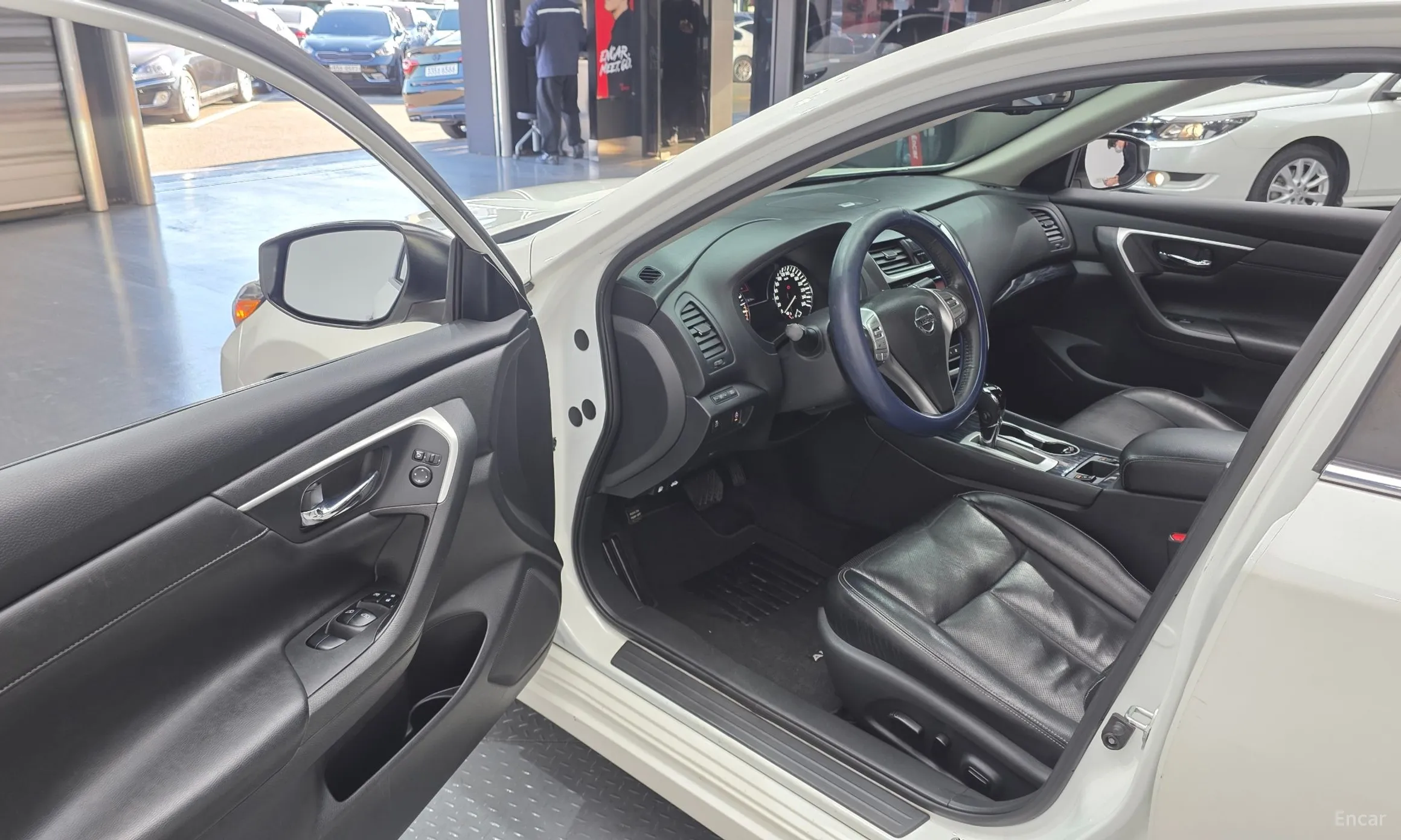 Nissan Altima превью 11