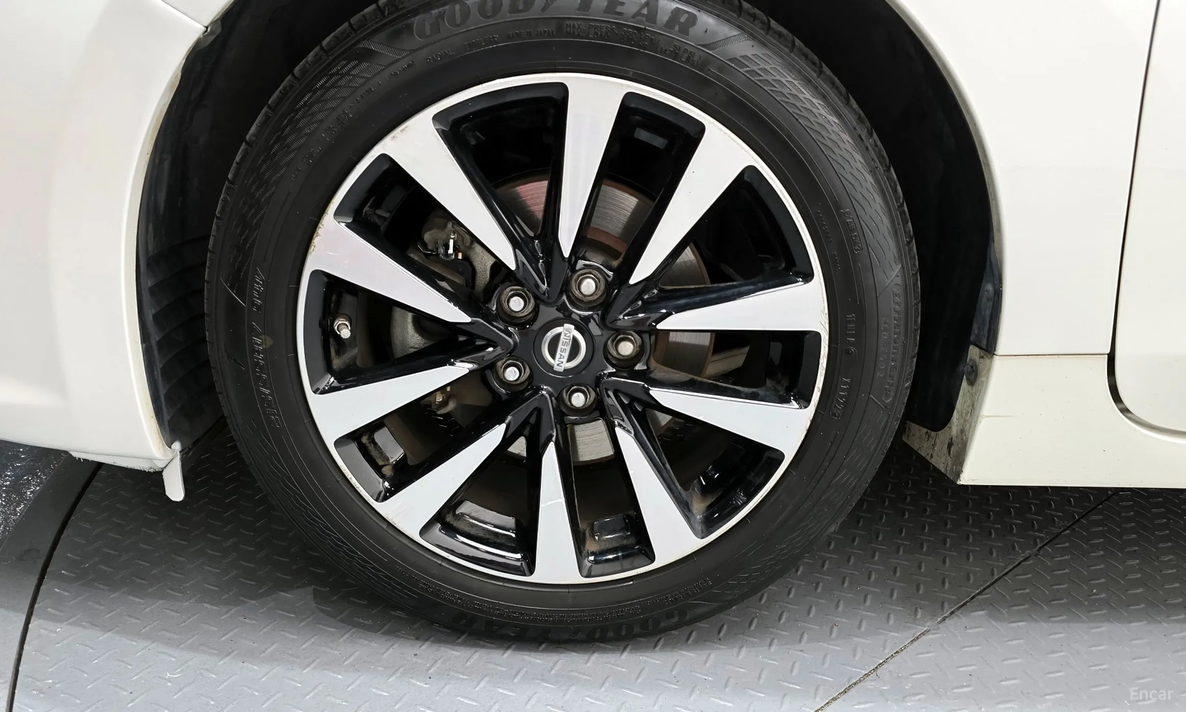 Nissan Altima превью 5