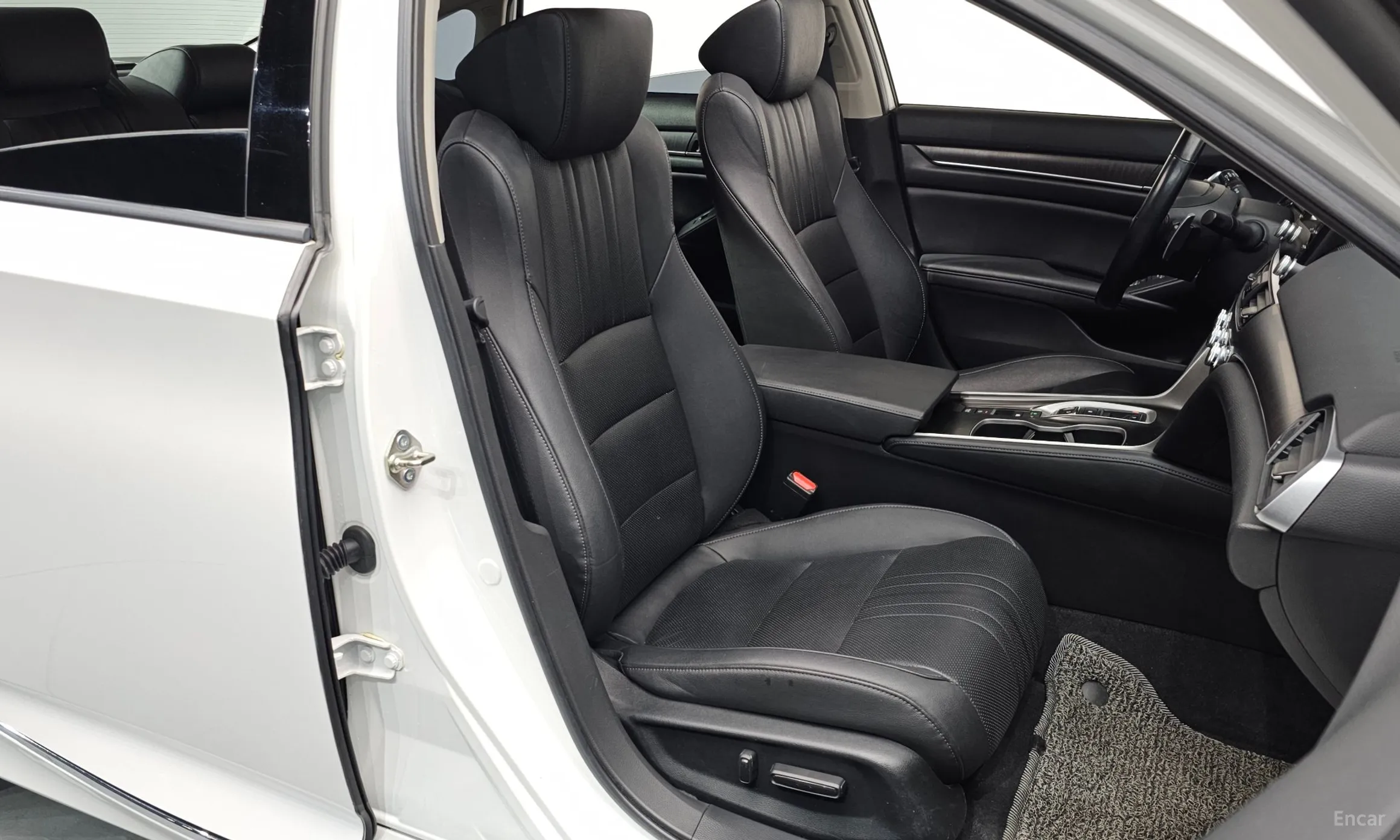 Honda Accord 10th Generation превью 10