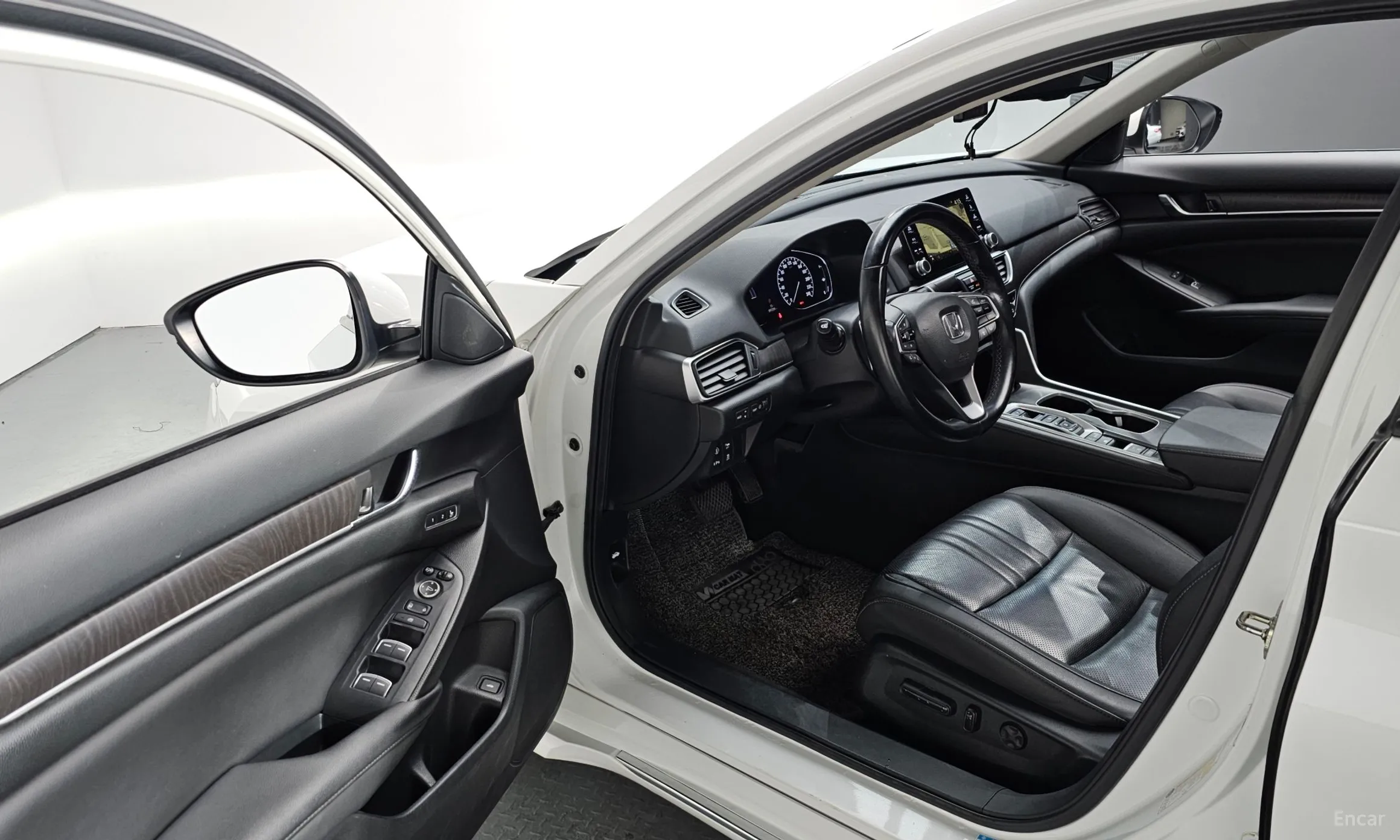 Honda Accord 10th Generation превью 11