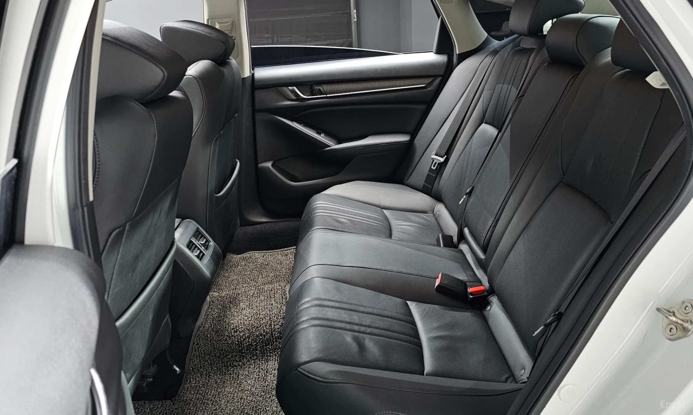 Honda Accord 10th Generation превью 12