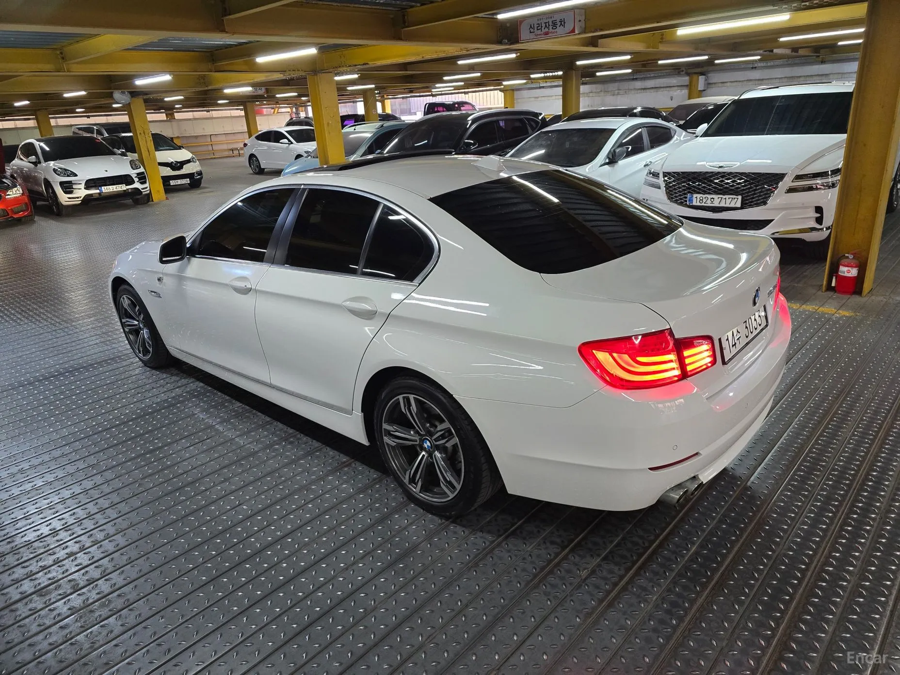 BMW 5 Series (F10) превью 2