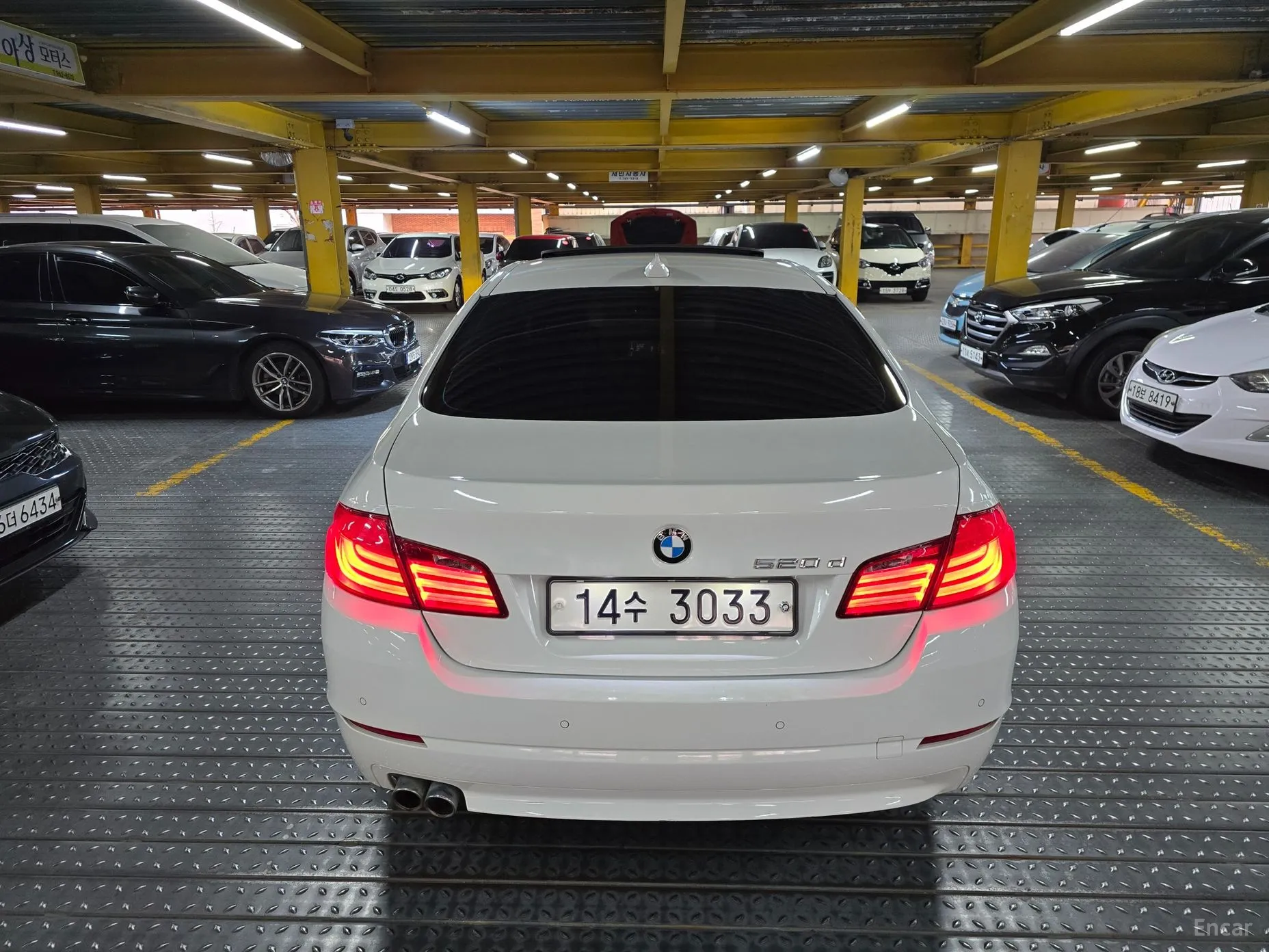 BMW 5 Series (F10) превью 6