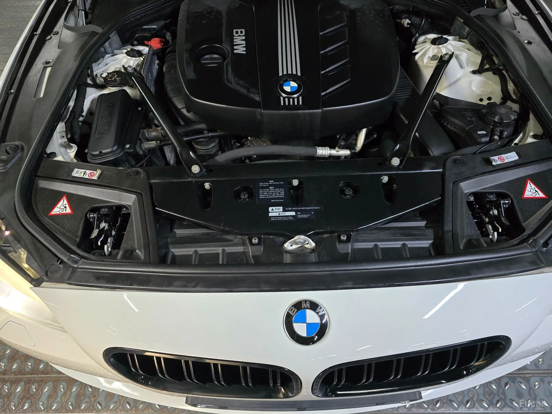 BMW 5 Series (F10) превью 7