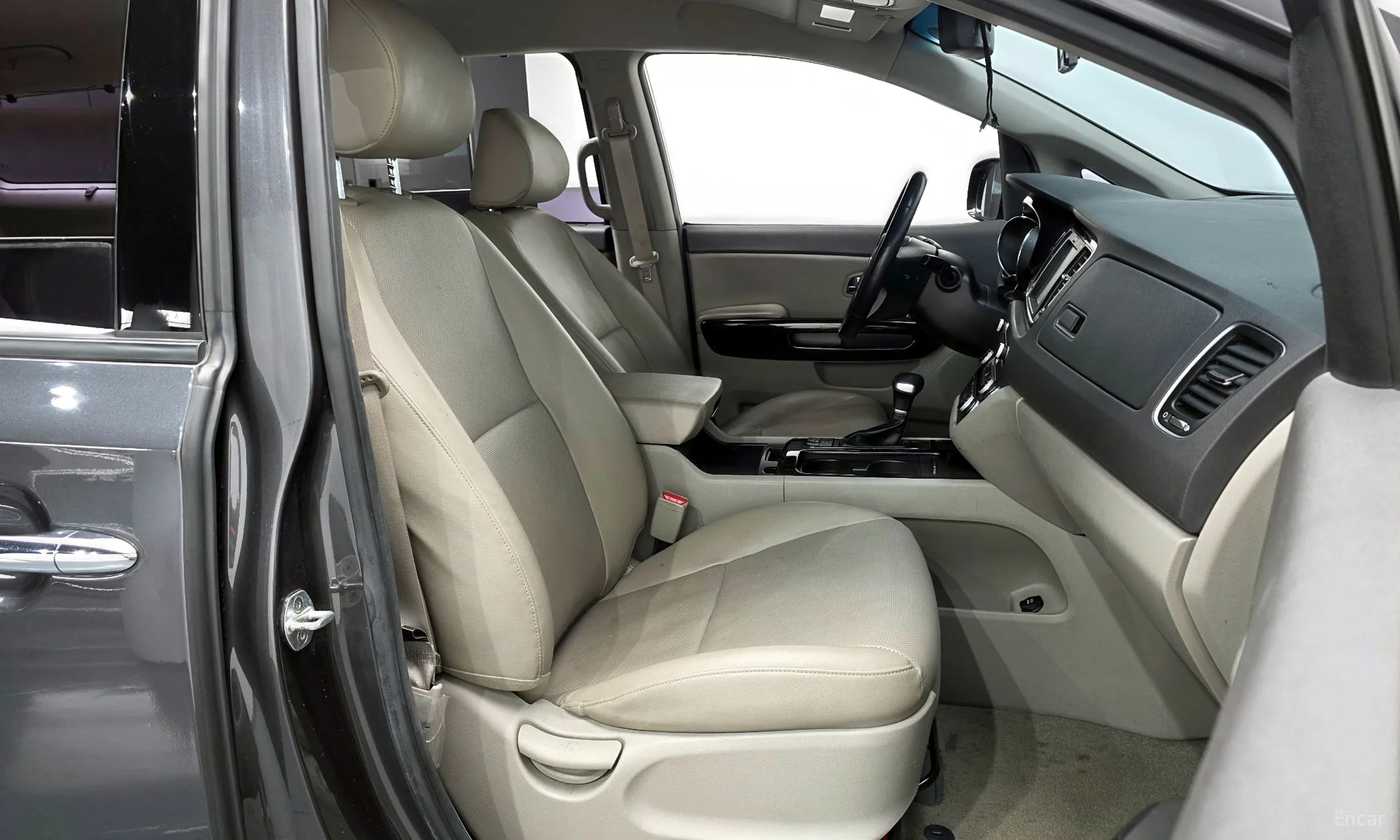 Kia Carnival превью 11