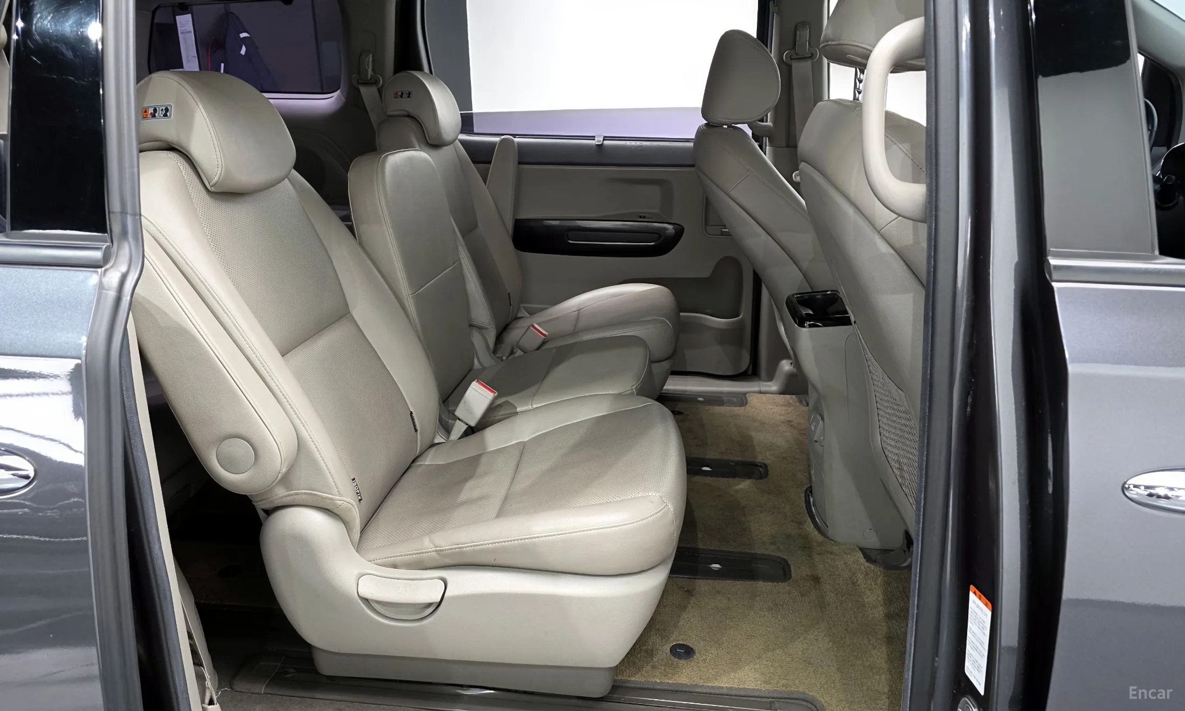 Kia Carnival превью 12