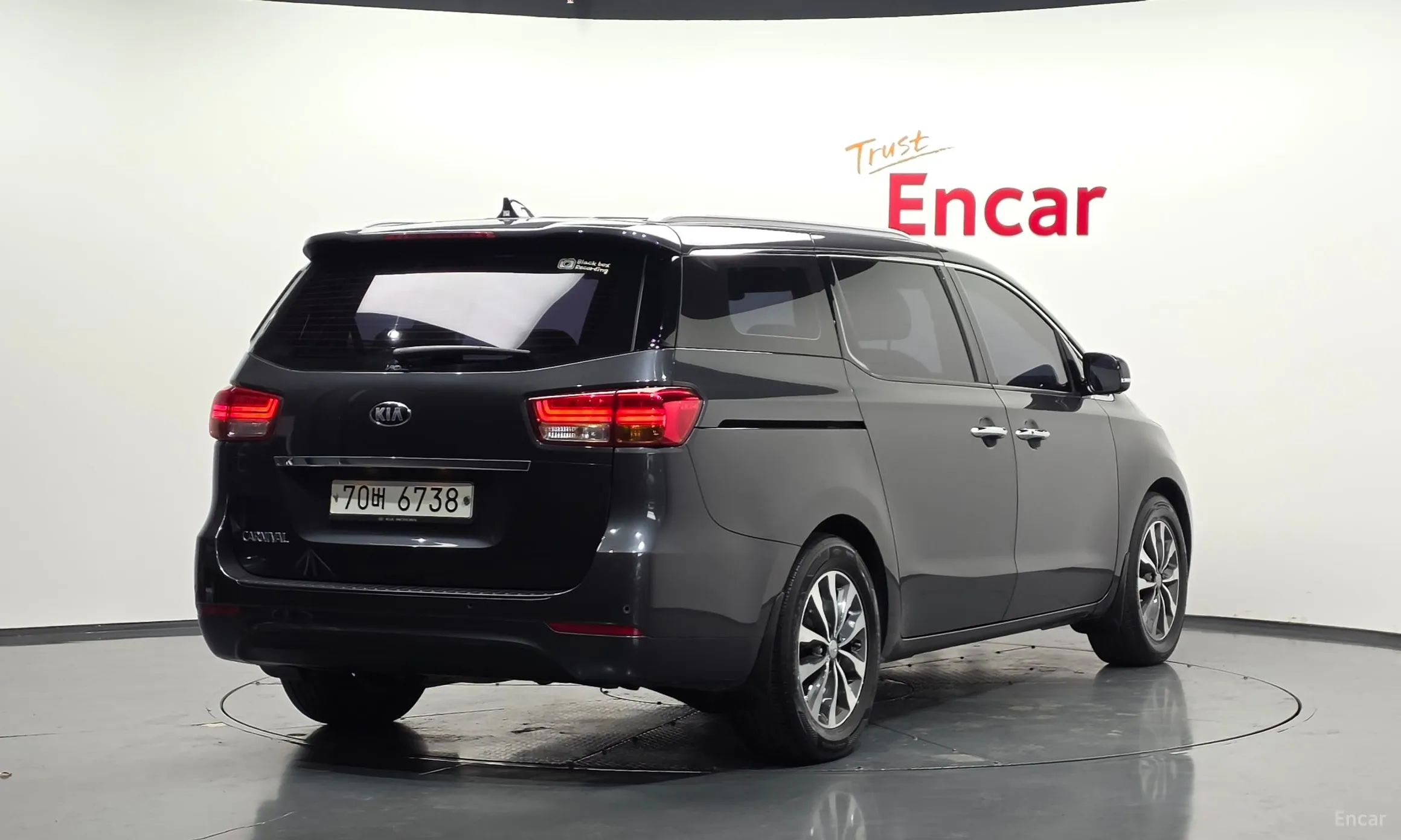 Kia Carnival превью 2