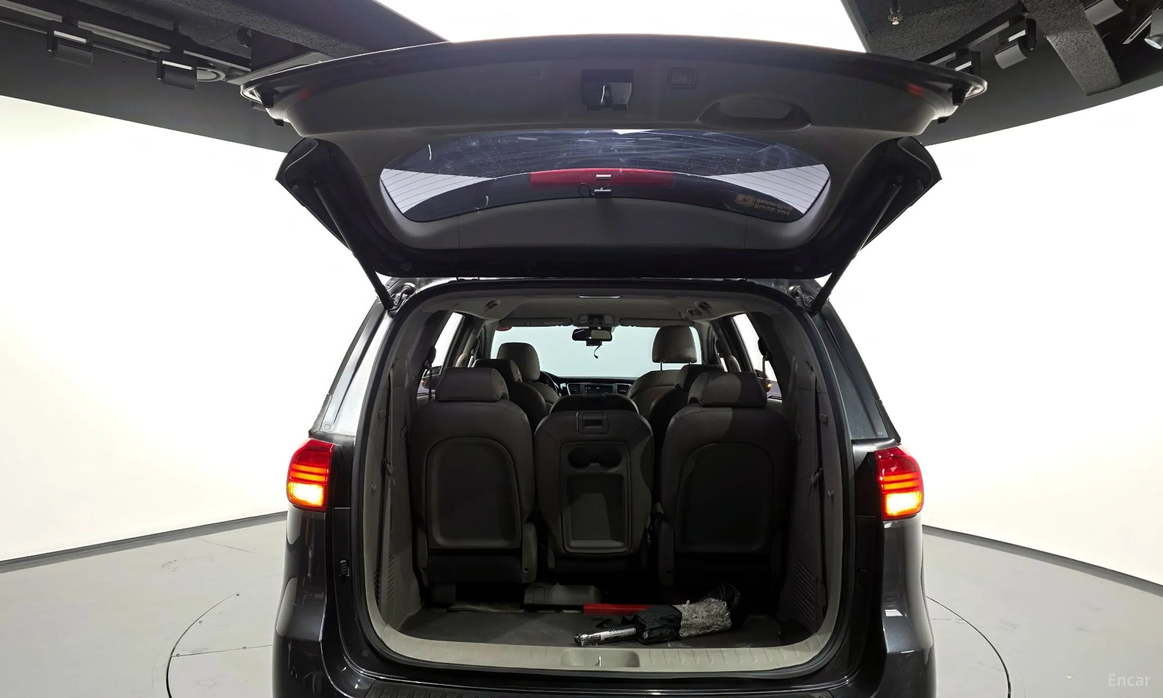 Kia Carnival превью 20