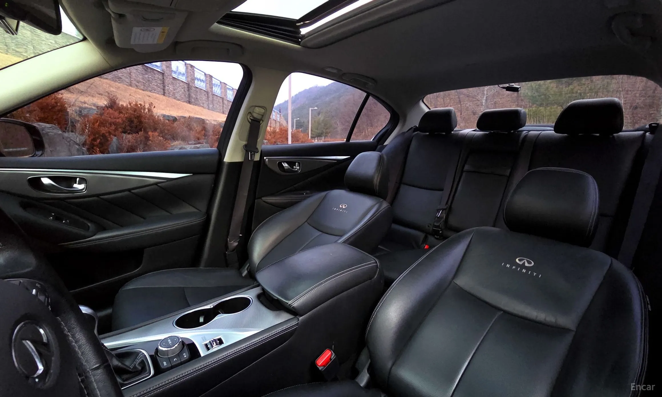 Infiniti Q50 превью 11
