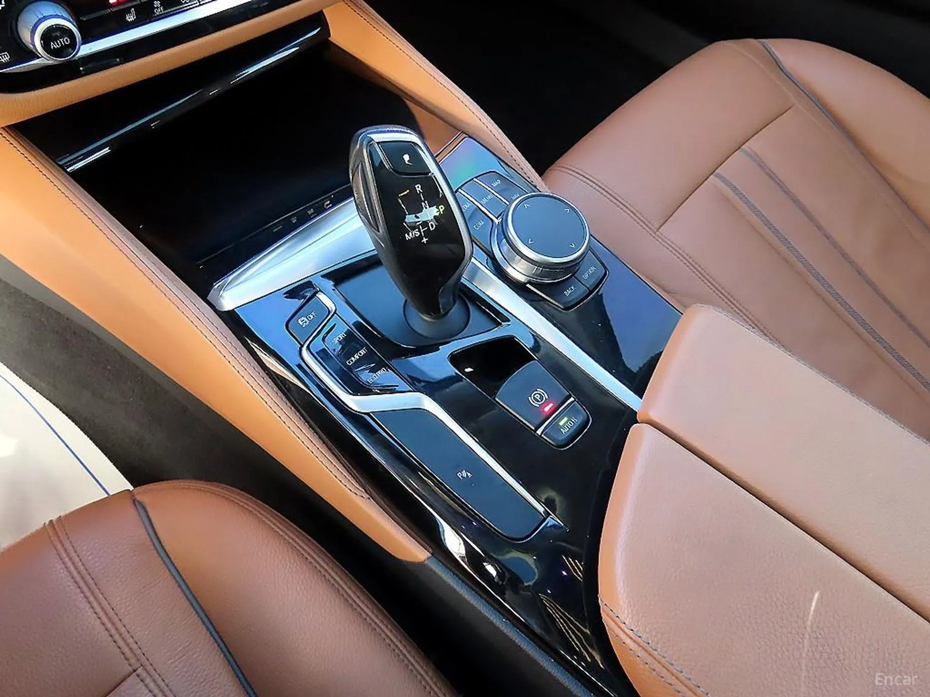 BMW 5 Series (G30) превью 11