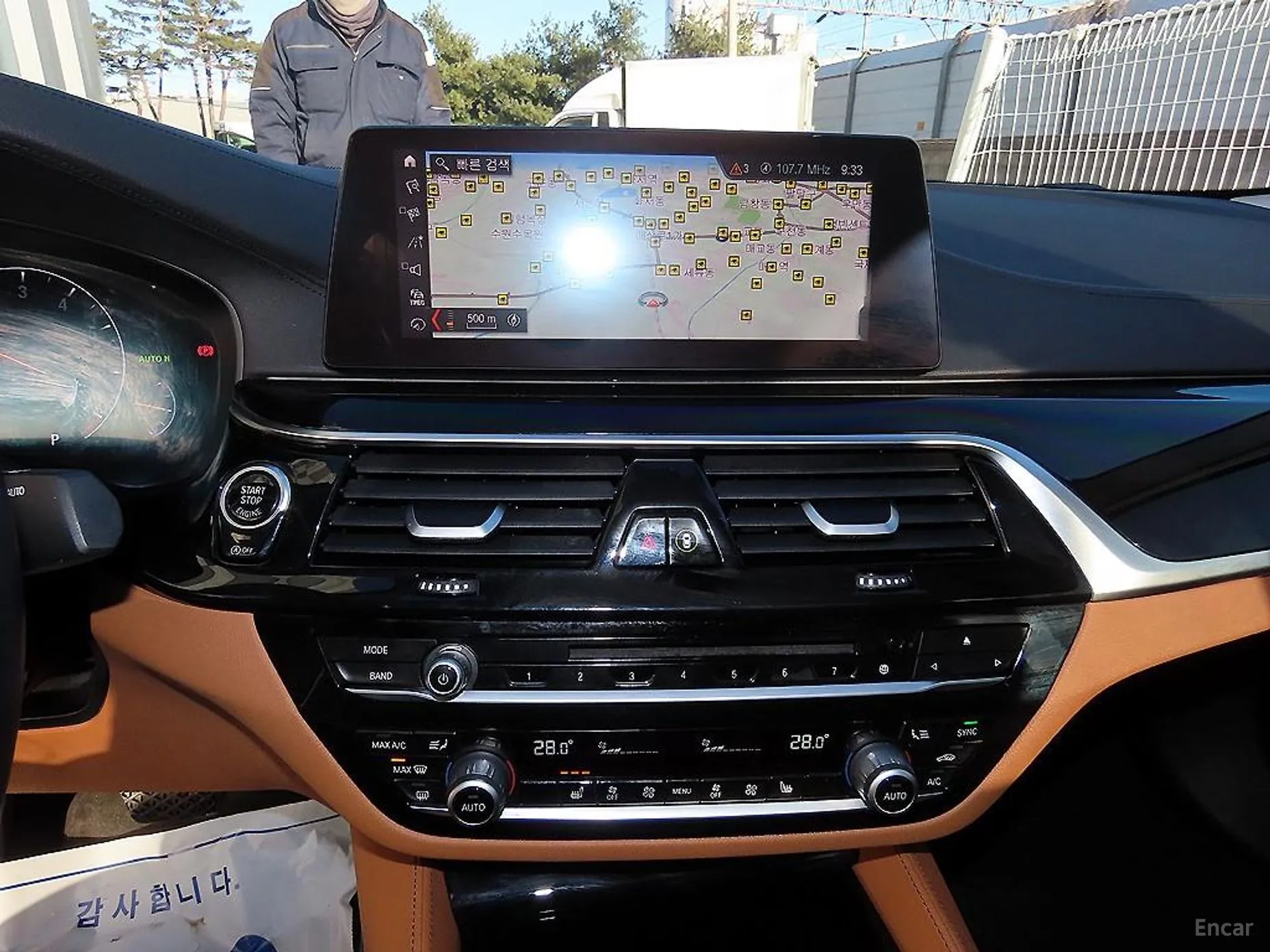 BMW 5 Series (G30) превью 13