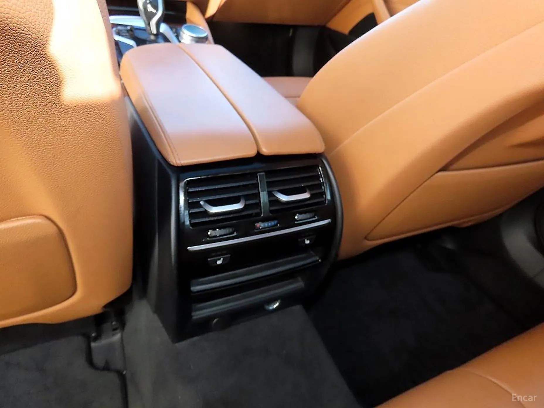 BMW 5 Series (G30) превью 16
