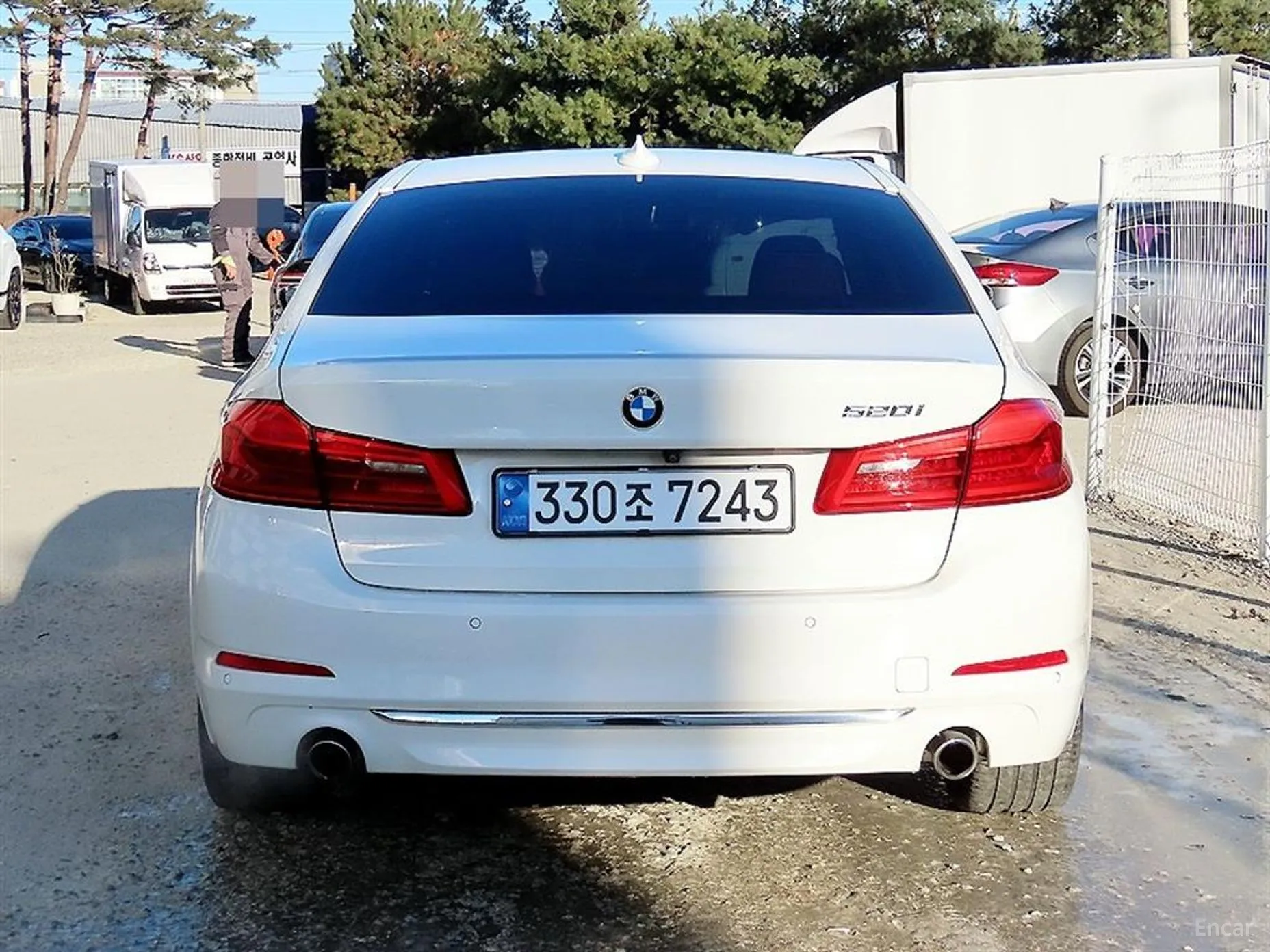 BMW 5 Series (G30) превью 4
